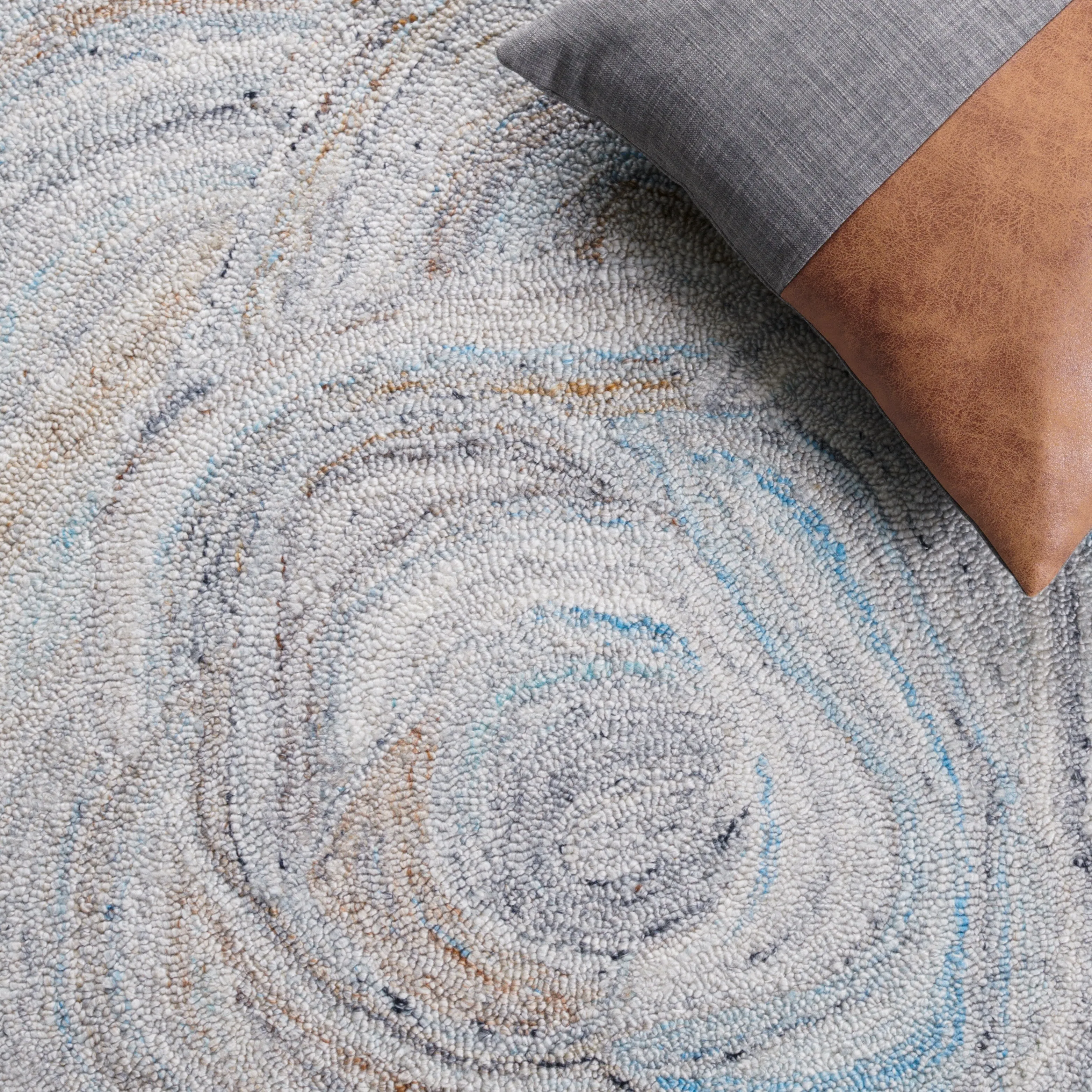 SAFAVIEH Handmade Abstract Algimanta Modern Rug