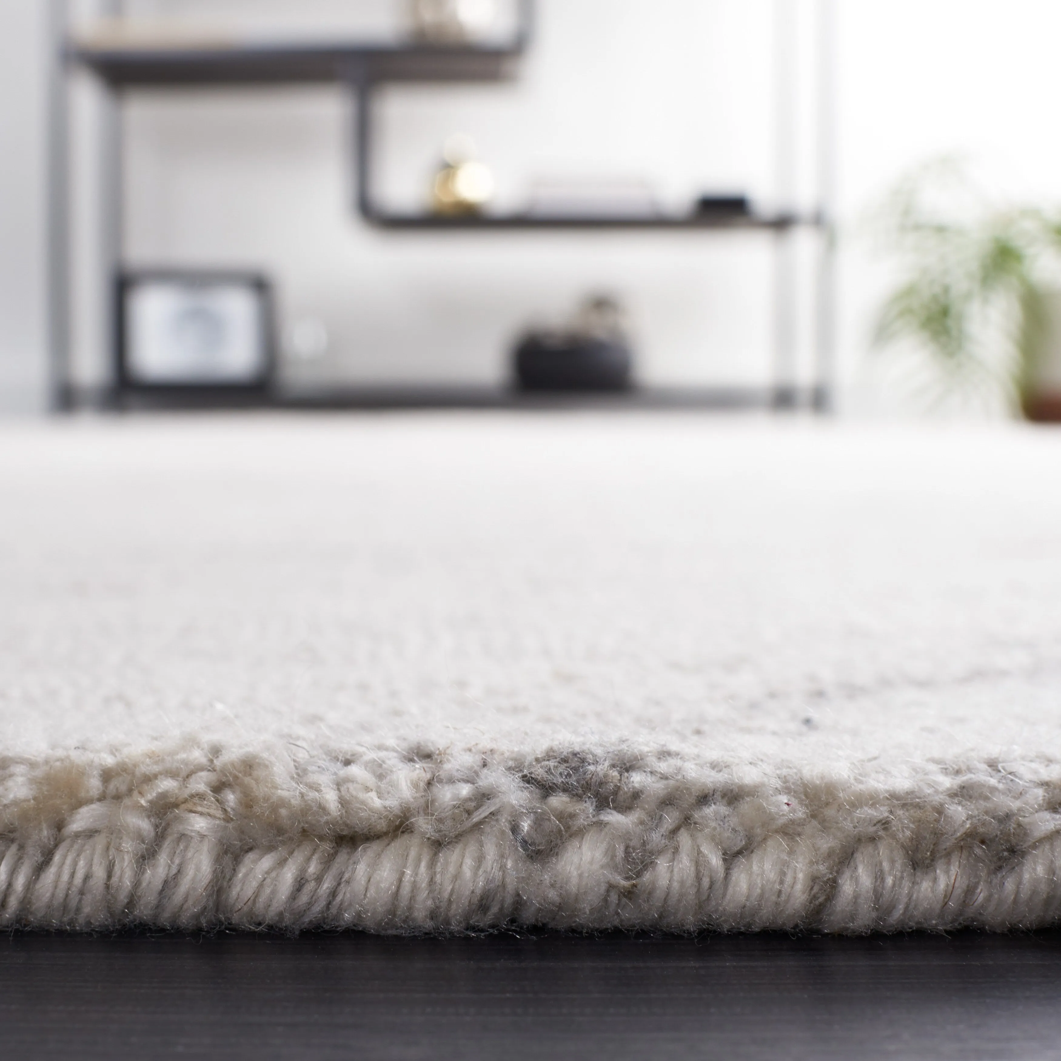 SAFAVIEH Handmade Abstract Algimanta Modern Rug