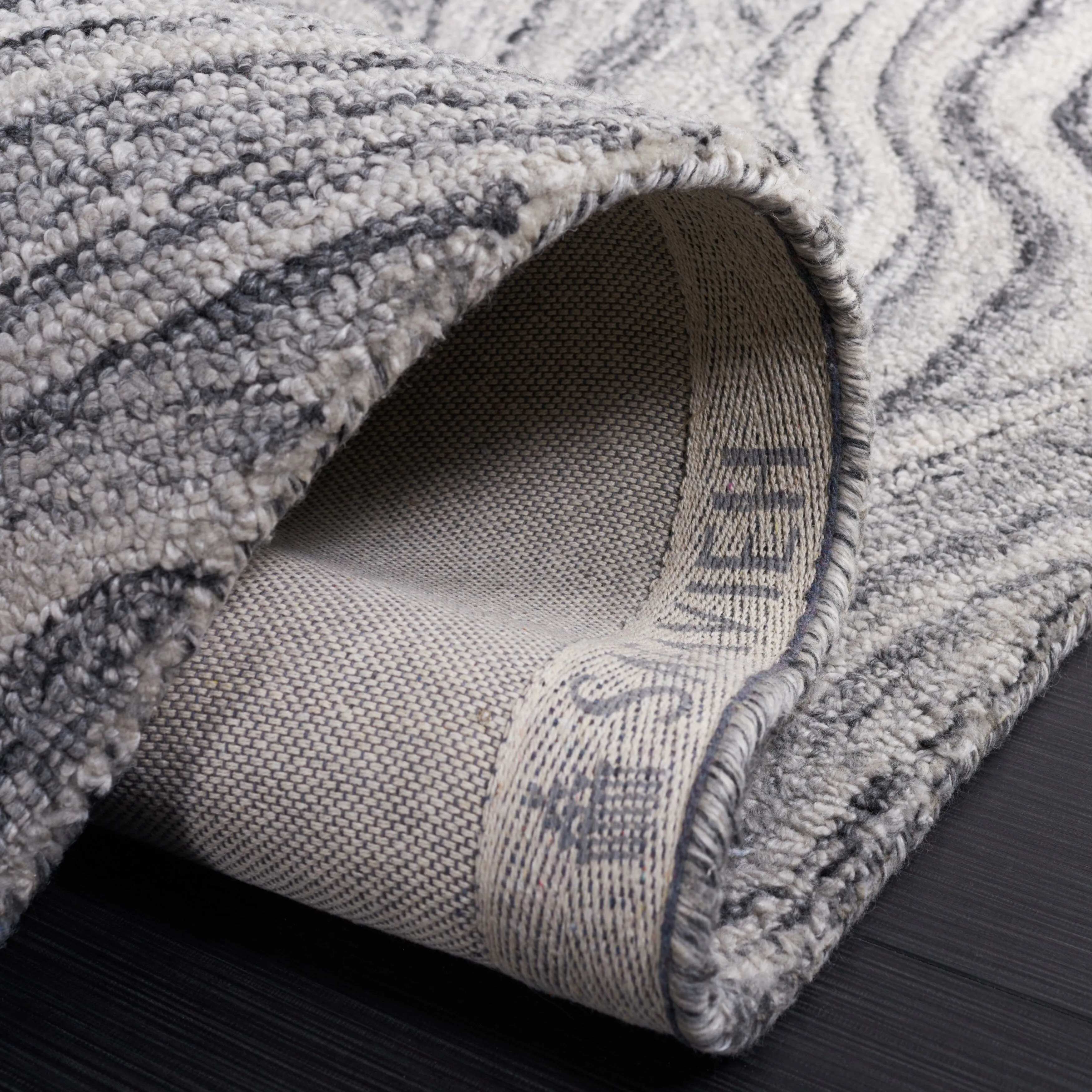 SAFAVIEH Handmade Abstract Algimanta Modern Rug