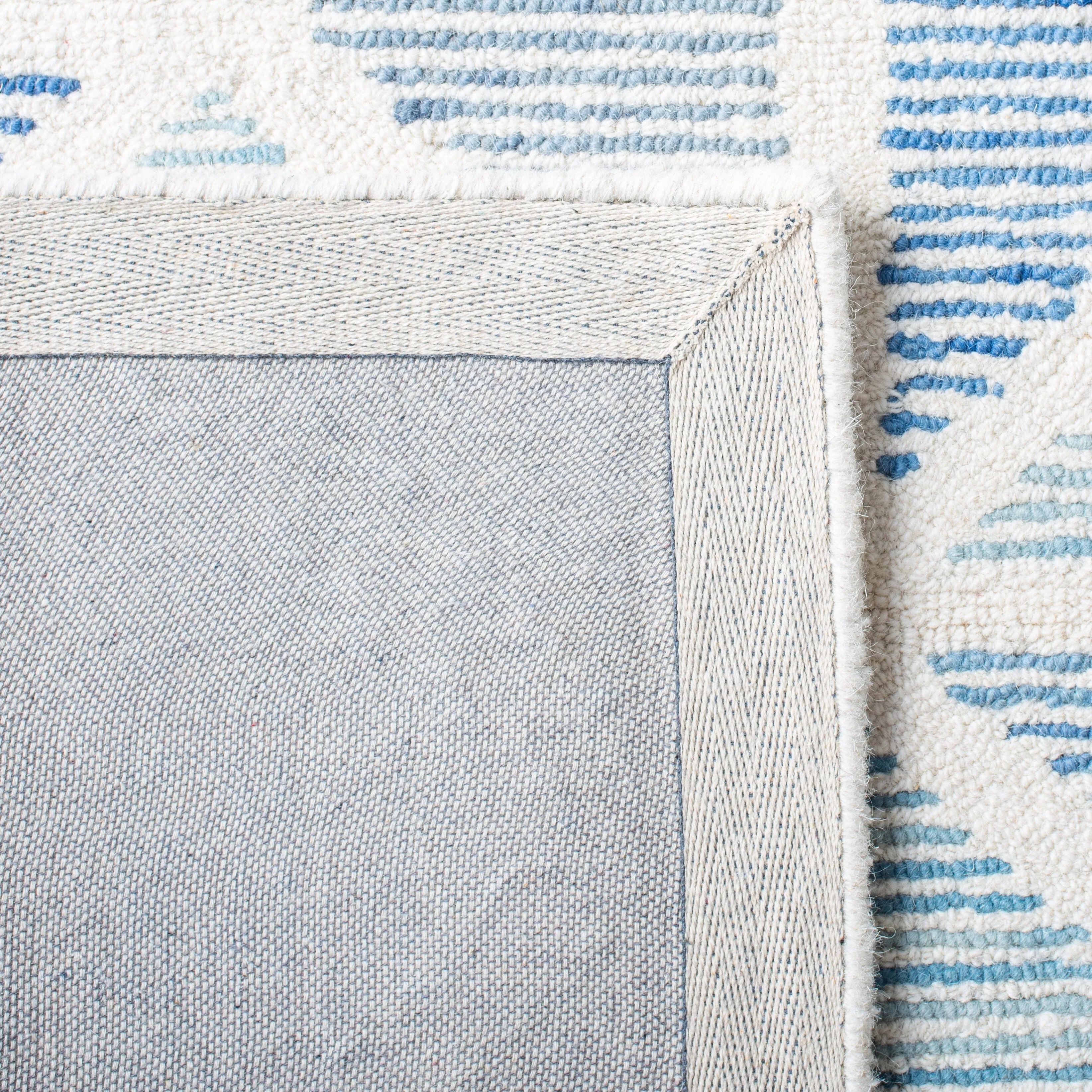 SAFAVIEH Handmade Abstract Bedrije Modern Wool Rug