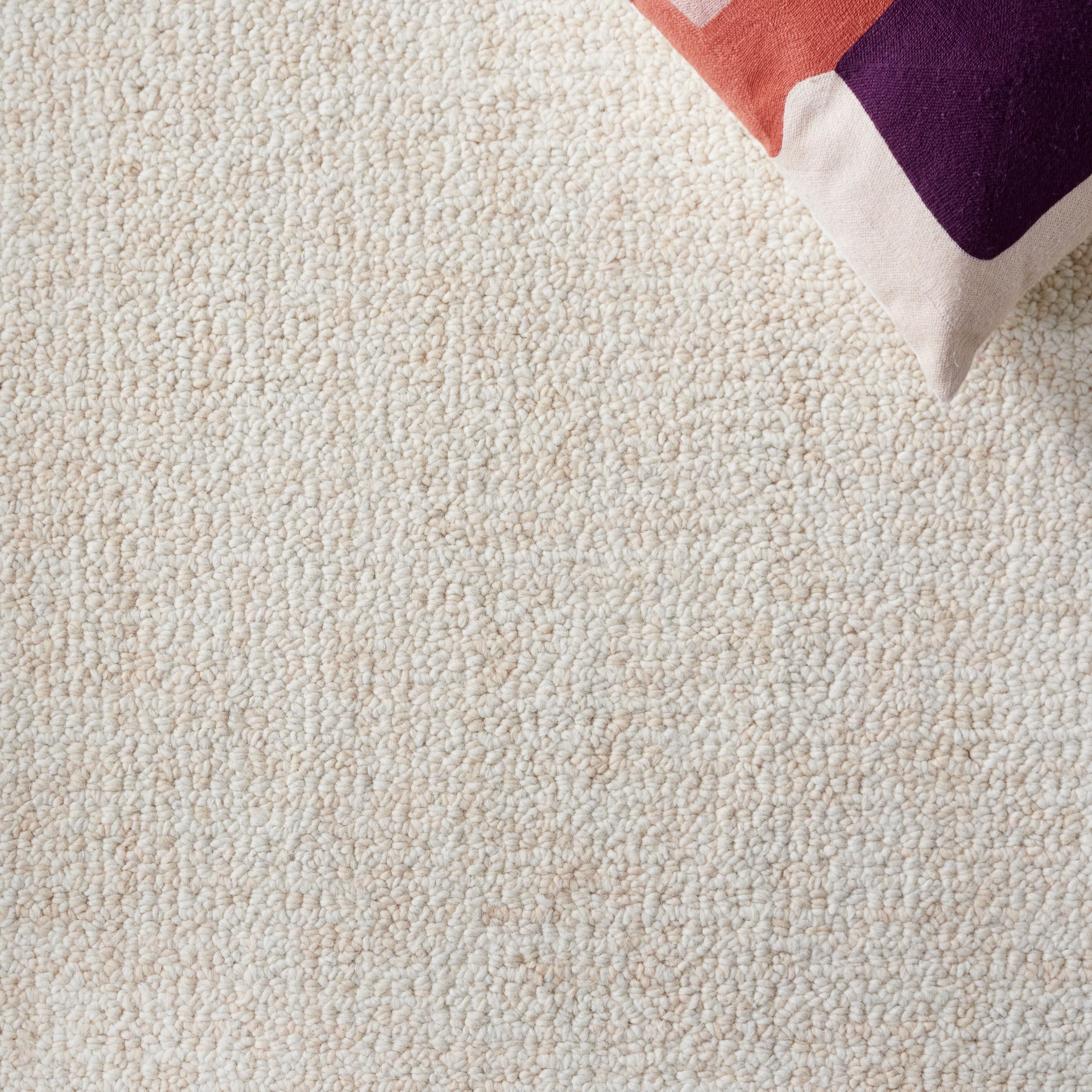 SAFAVIEH Handmade Abstract Euphrasie Modern Wool Rug