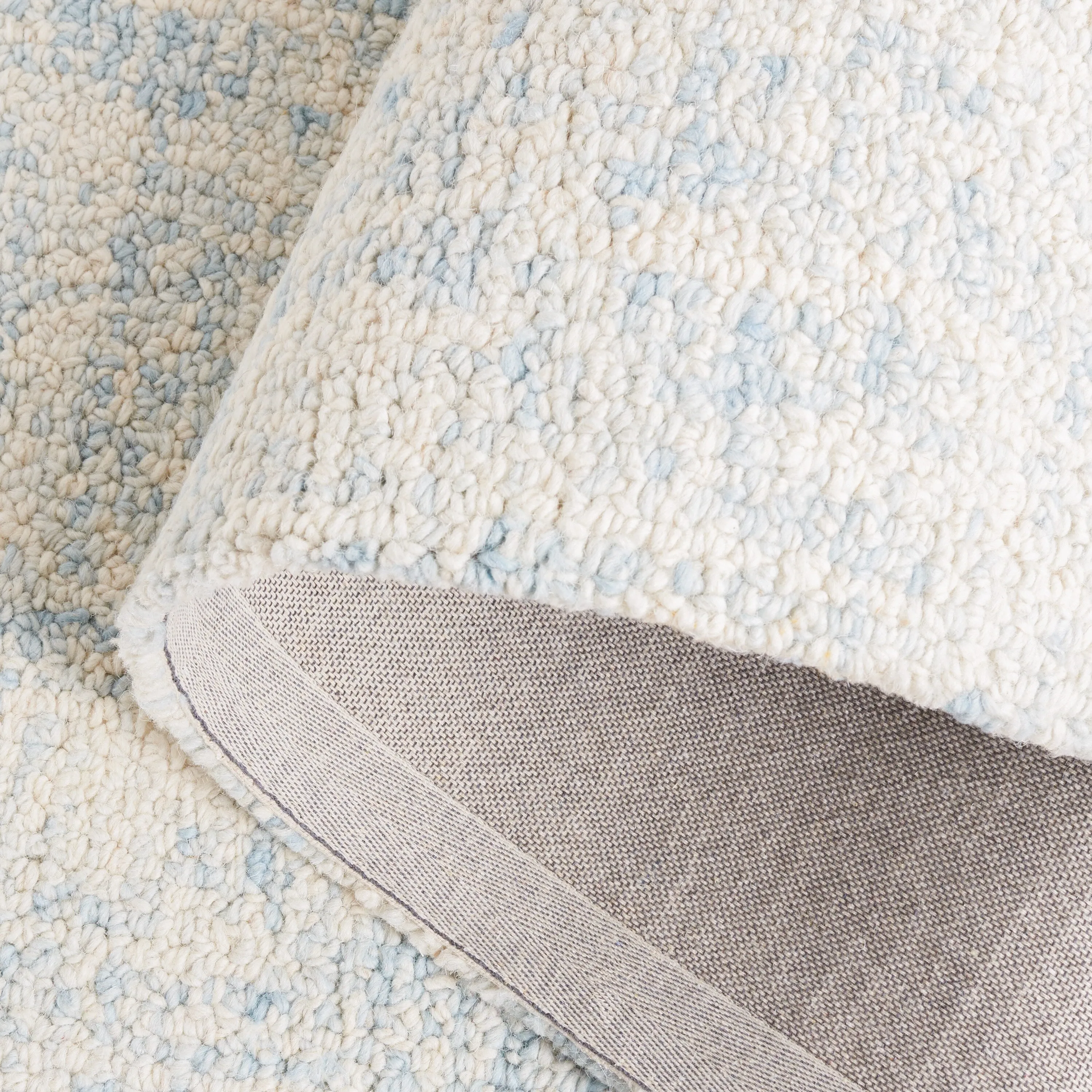 SAFAVIEH Handmade Abstract Euphrasie Modern Wool Rug
