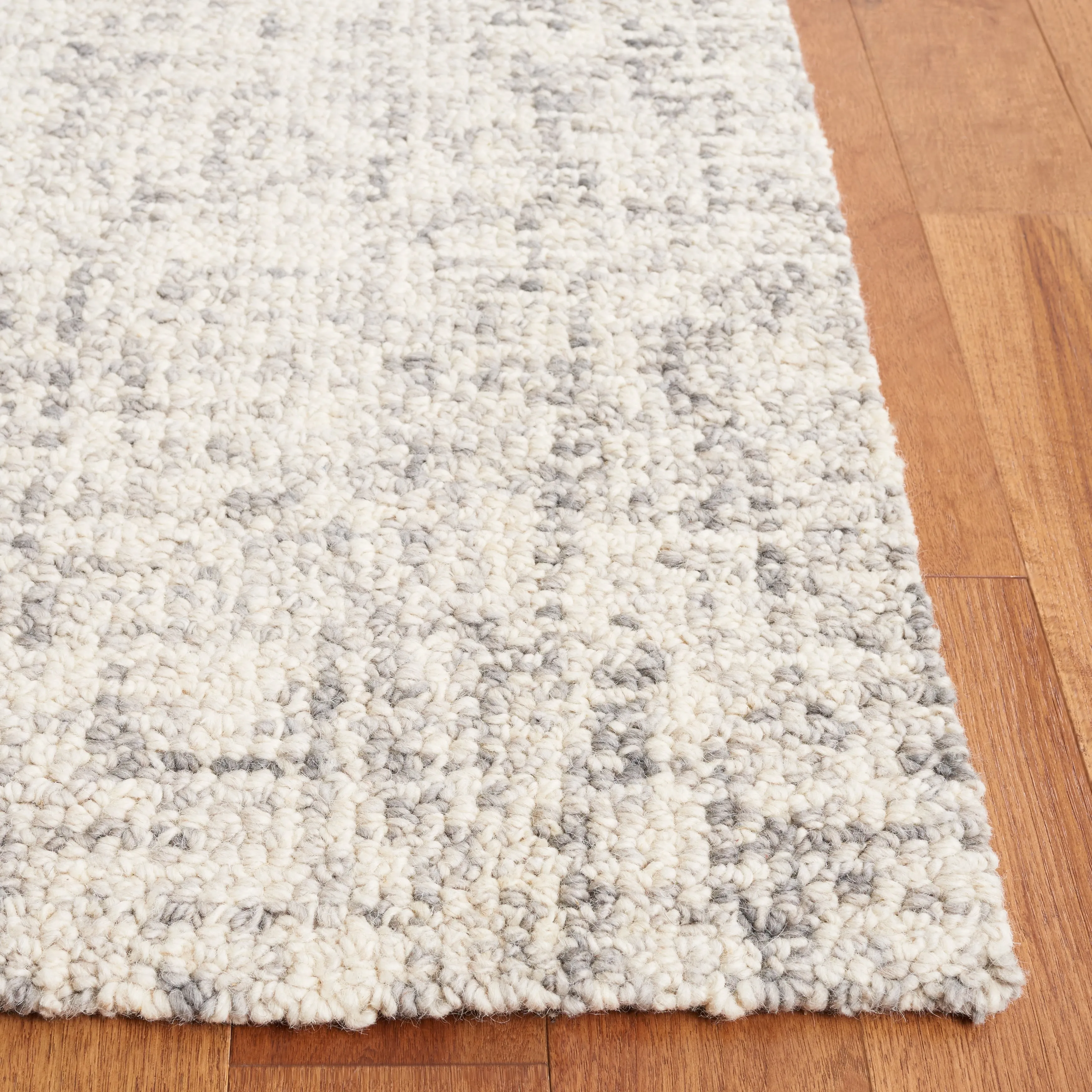 SAFAVIEH Handmade Abstract Euphrasie Modern Wool Rug