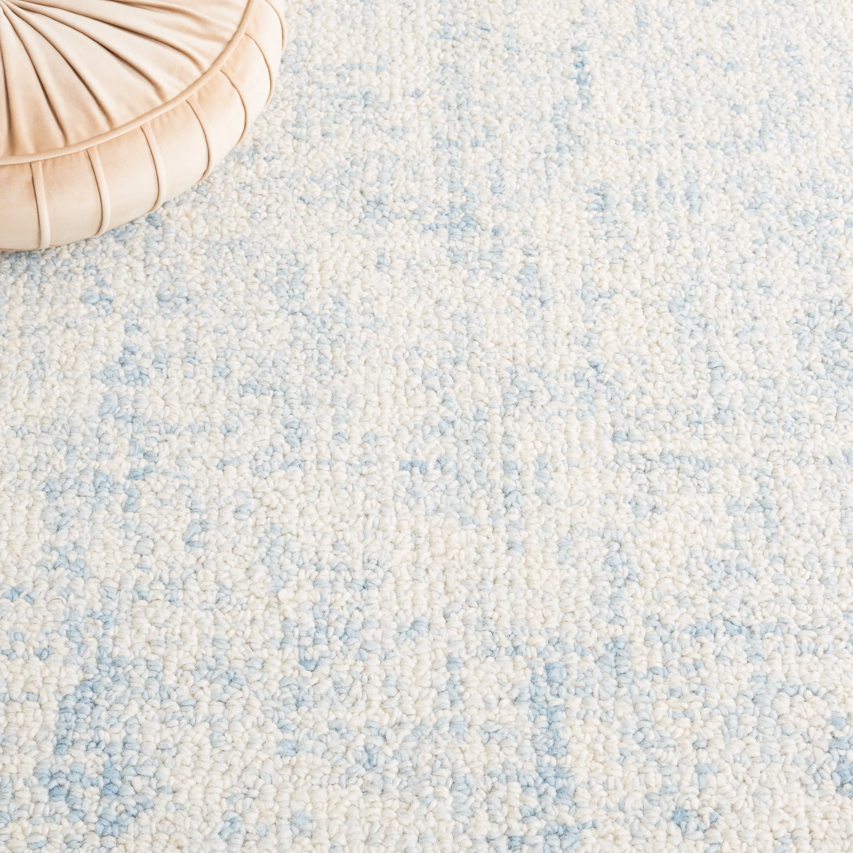 SAFAVIEH Handmade Abstract Euphrasie Modern Wool Rug