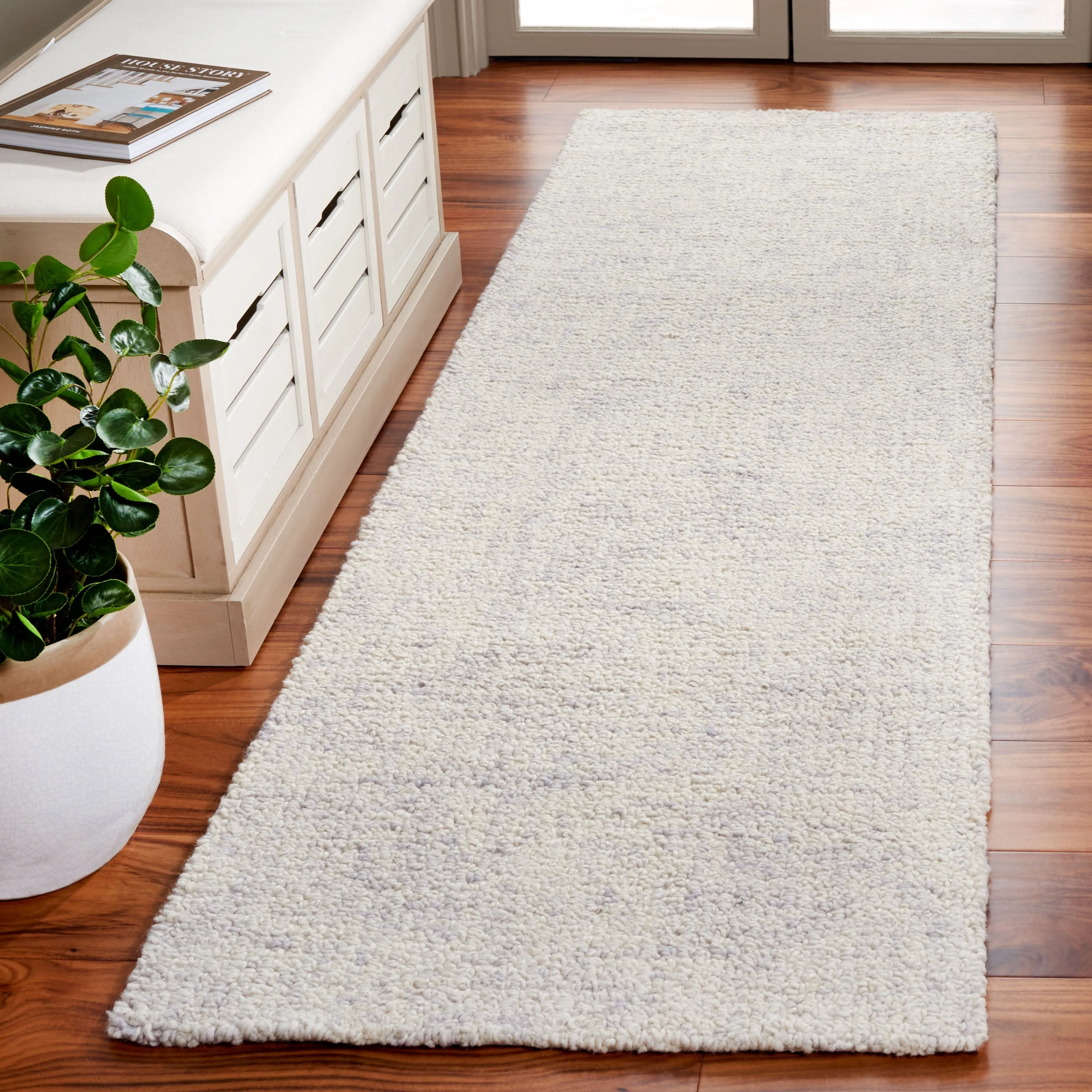 SAFAVIEH Handmade Abstract Euphrasie Modern Wool Rug