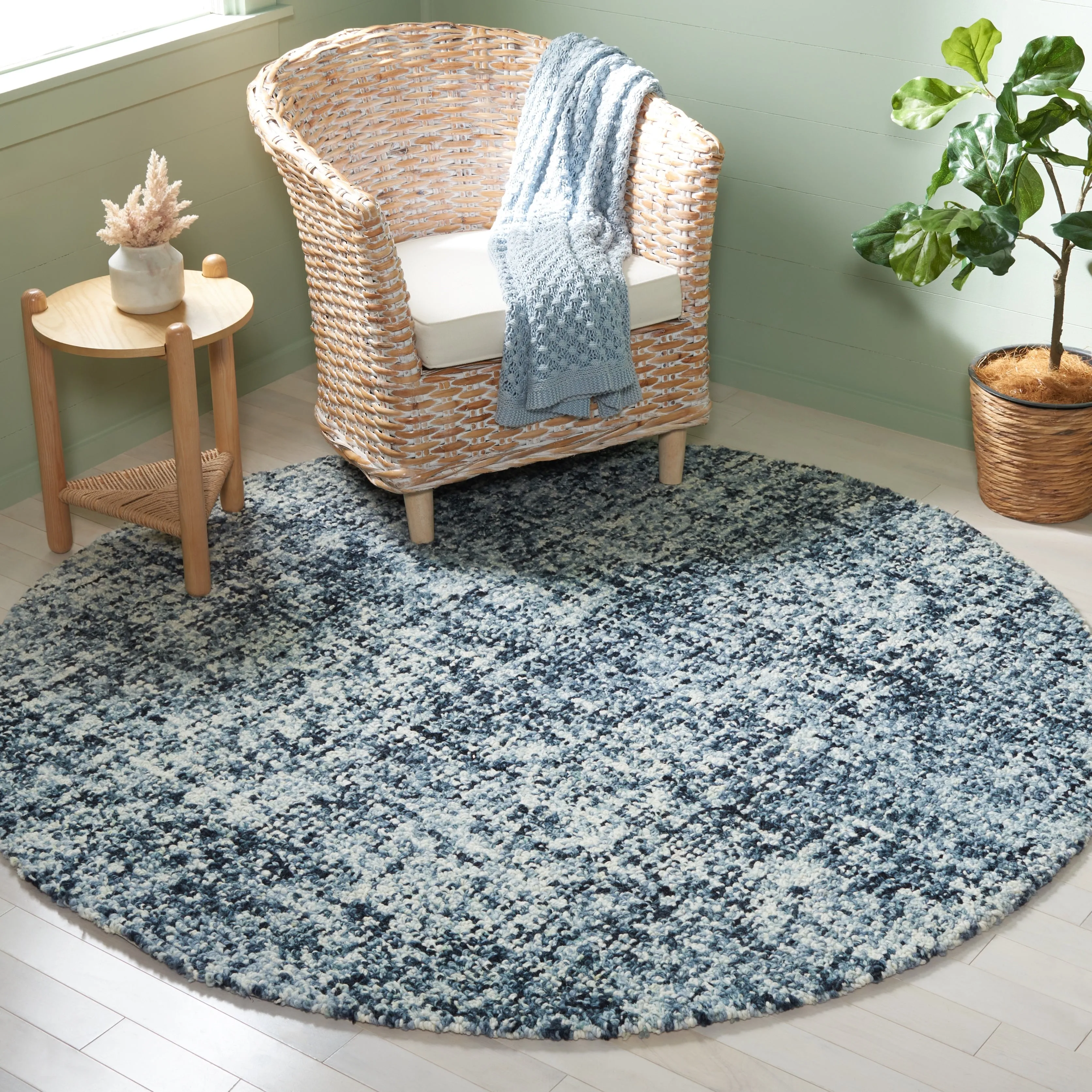 SAFAVIEH Handmade Abstract Euphrasie Modern Wool Rug