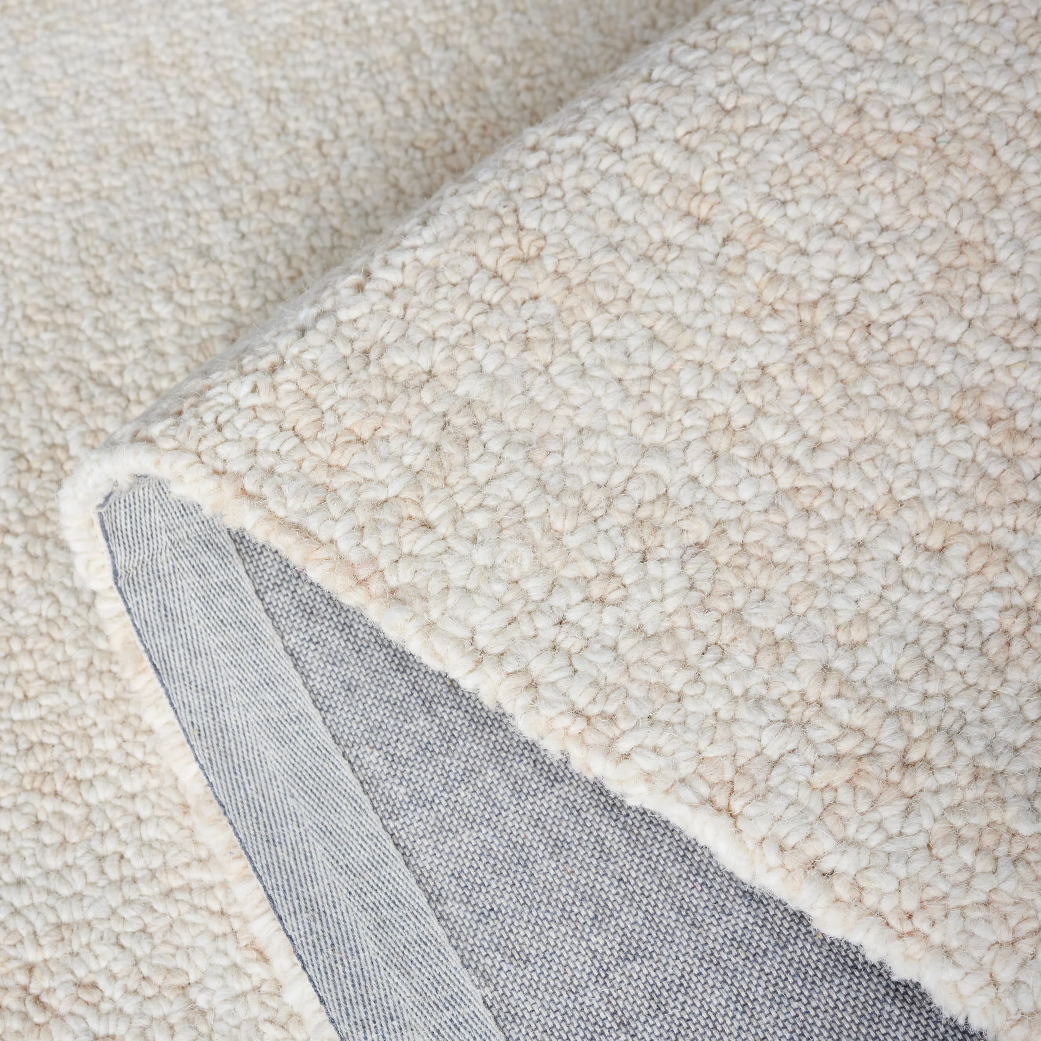 SAFAVIEH Handmade Abstract Euphrasie Modern Wool Rug