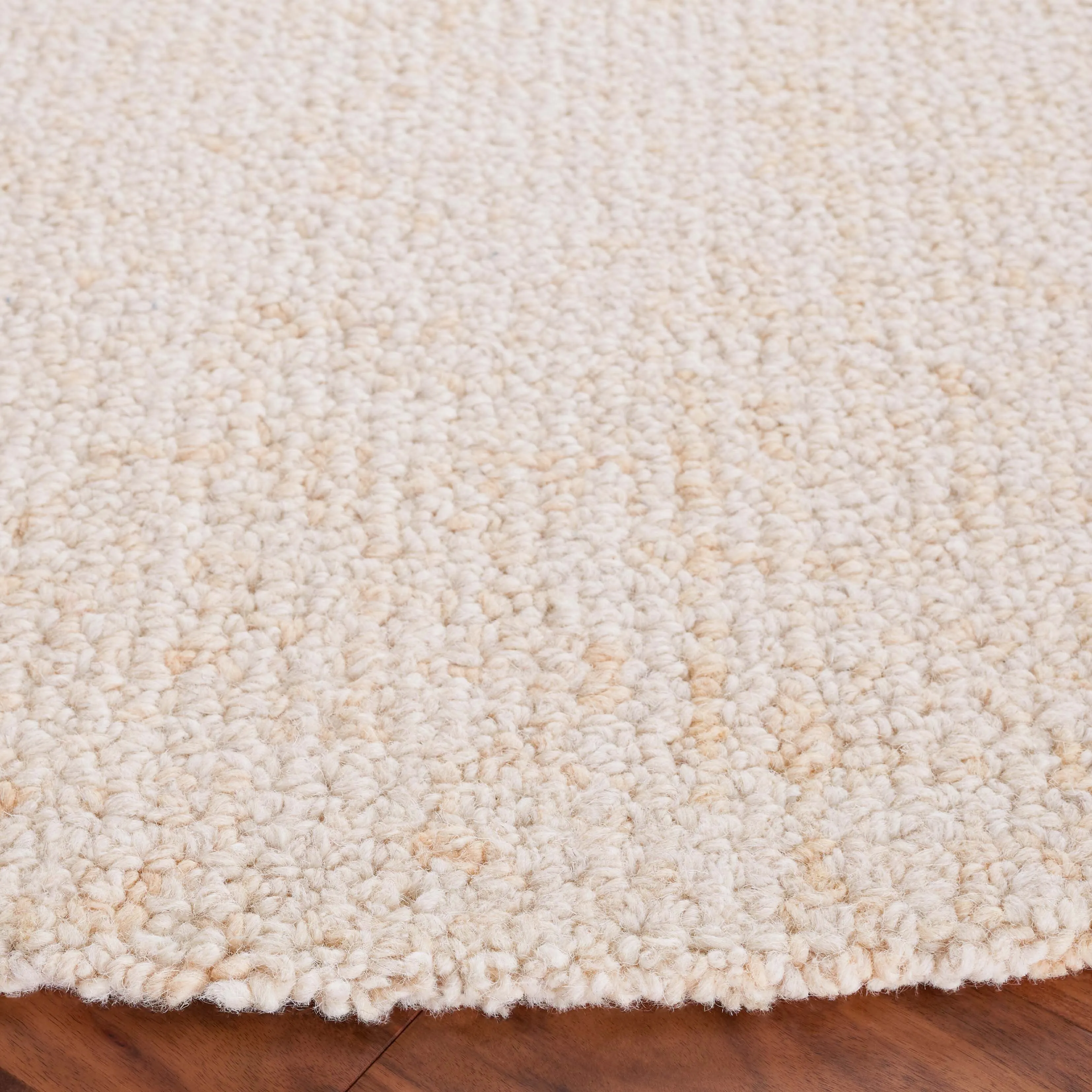 SAFAVIEH Handmade Abstract Euphrasie Modern Wool Rug
