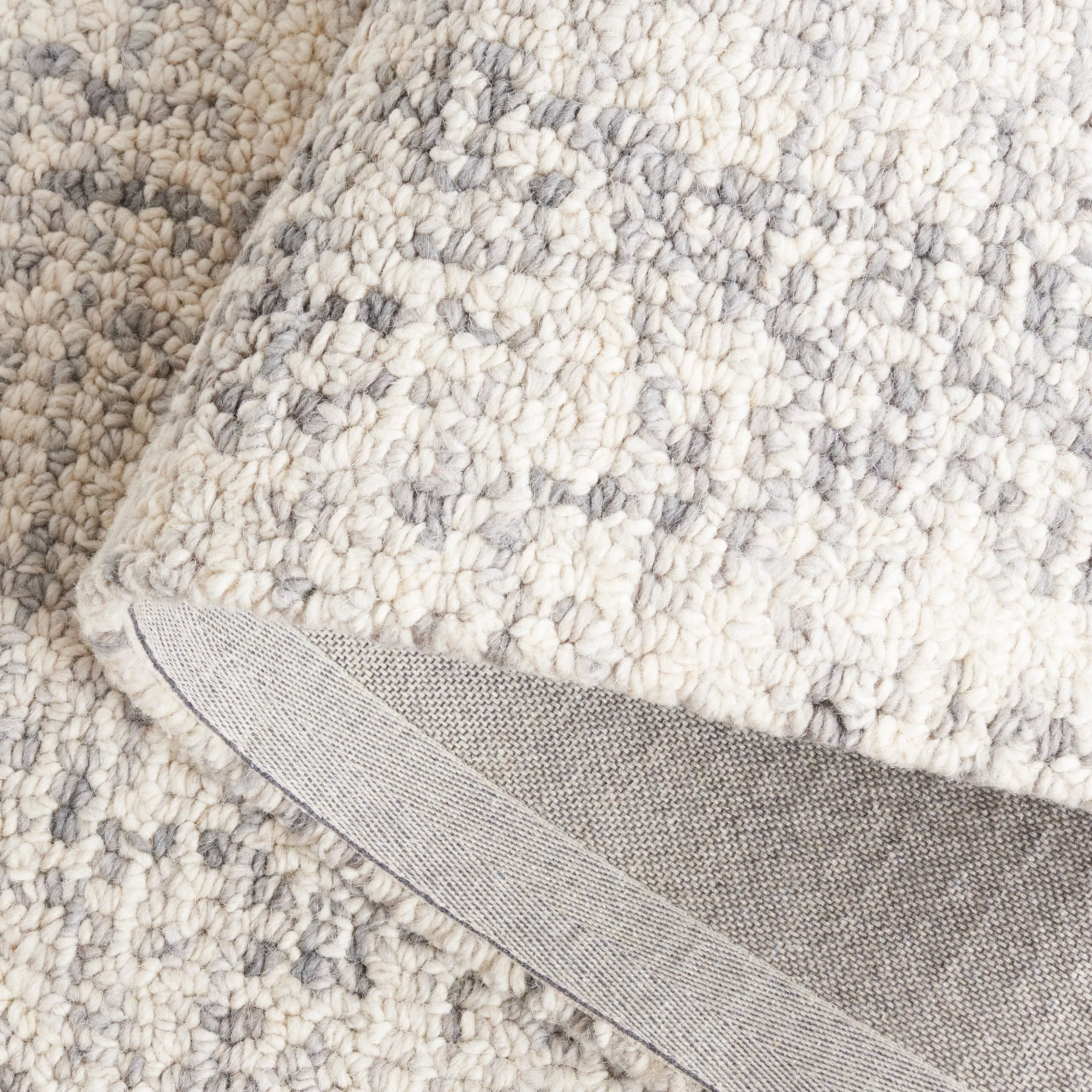 SAFAVIEH Handmade Abstract Euphrasie Modern Wool Rug