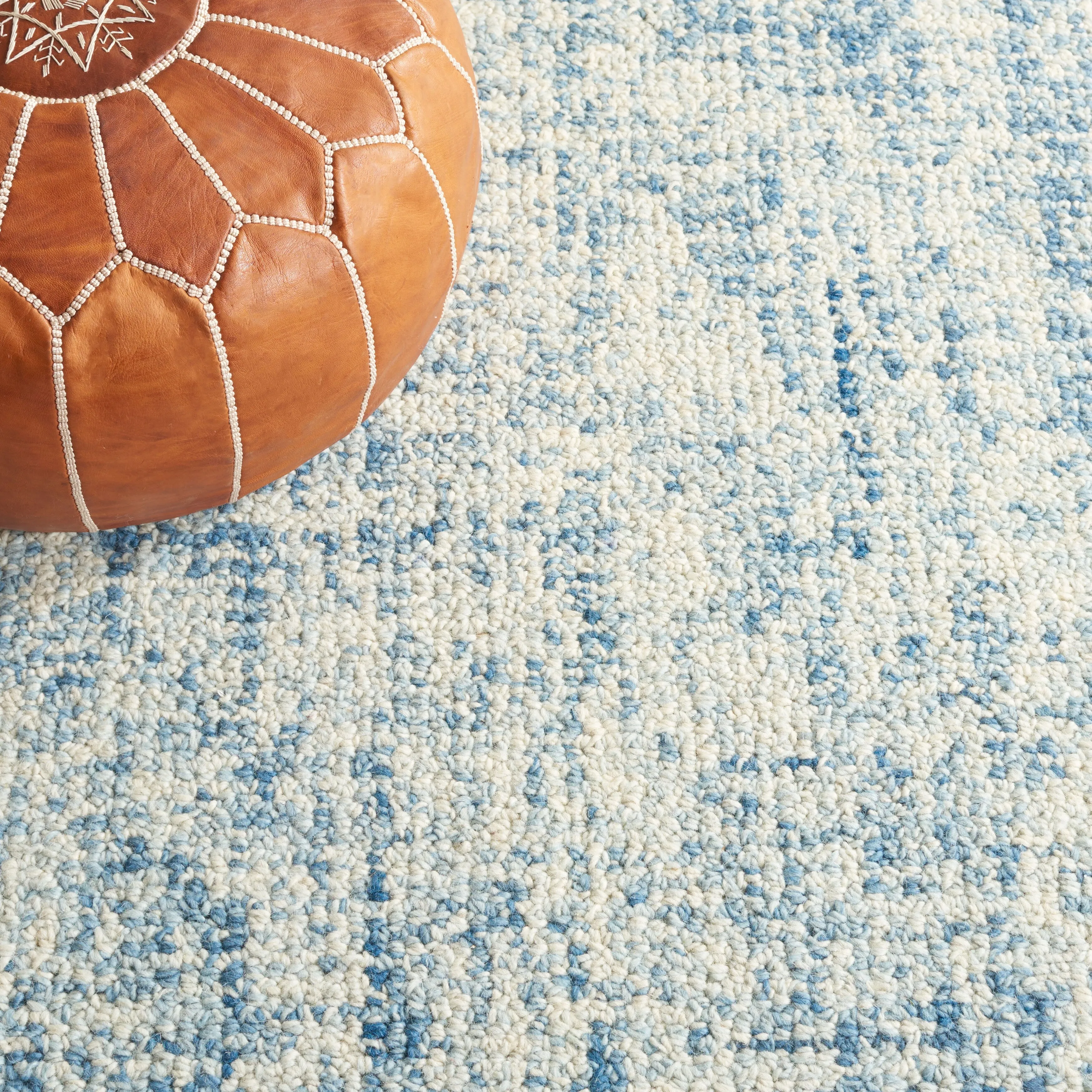 SAFAVIEH Handmade Abstract Euphrasie Modern Wool Rug