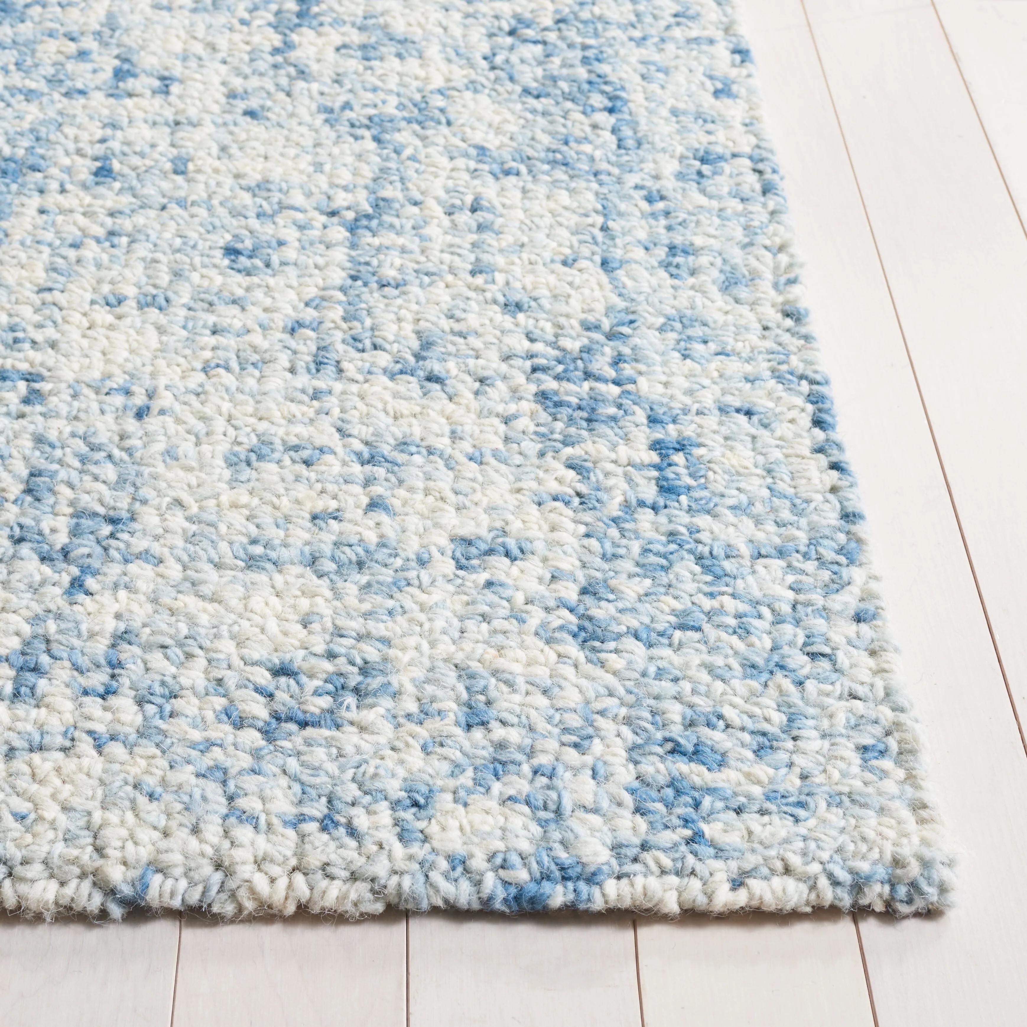 SAFAVIEH Handmade Abstract Euphrasie Modern Wool Rug