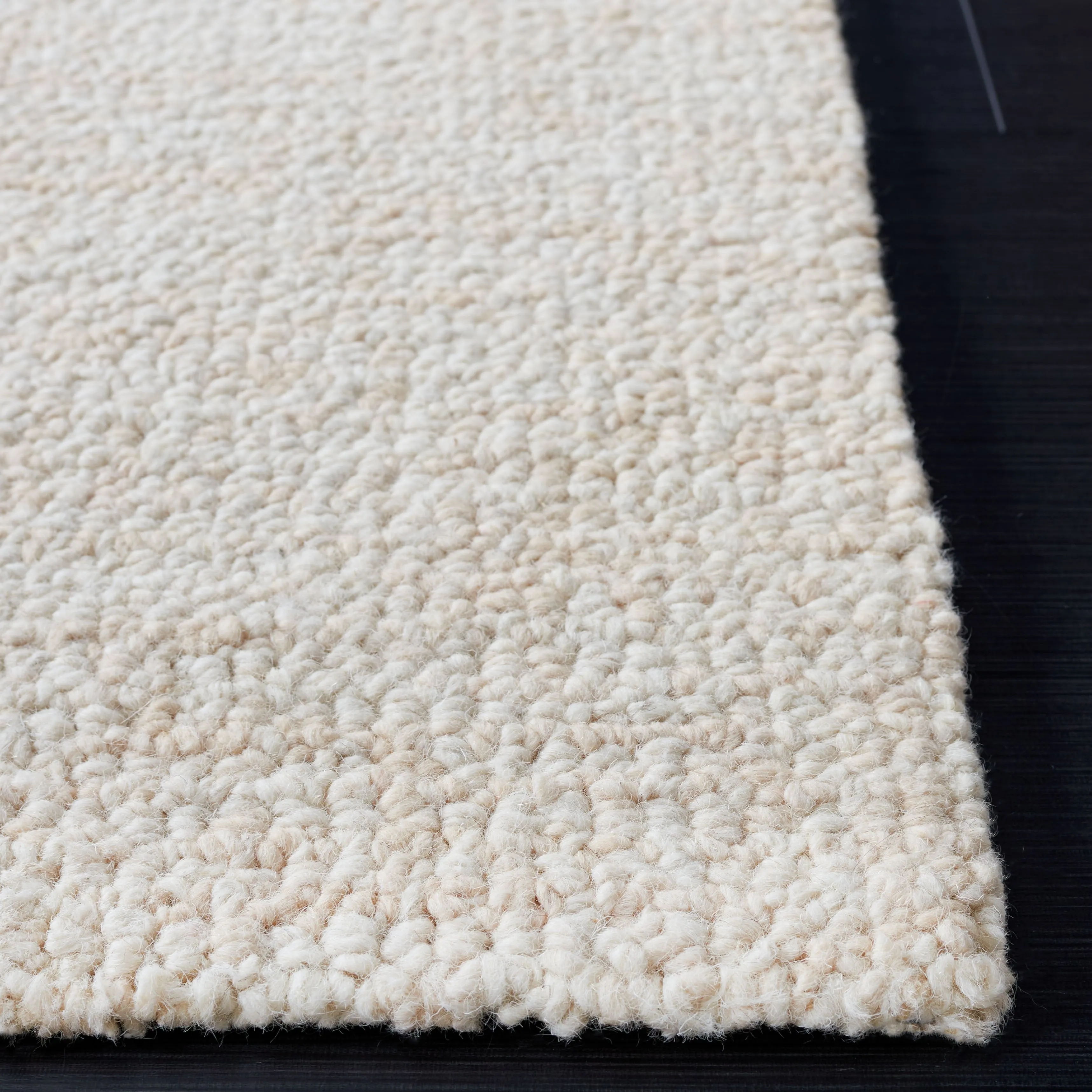 SAFAVIEH Handmade Abstract Euphrasie Modern Wool Rug