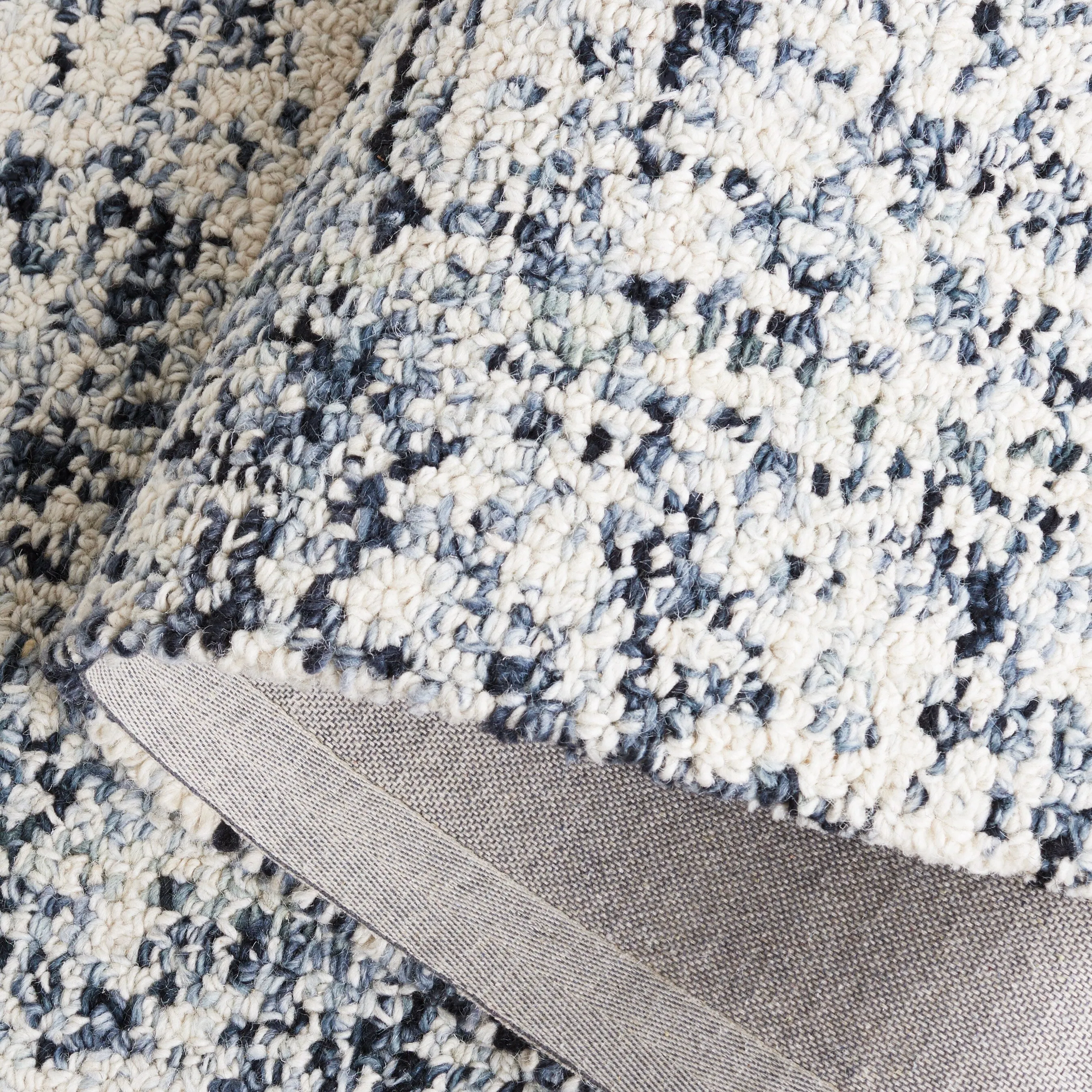 SAFAVIEH Handmade Abstract Euphrasie Modern Wool Rug