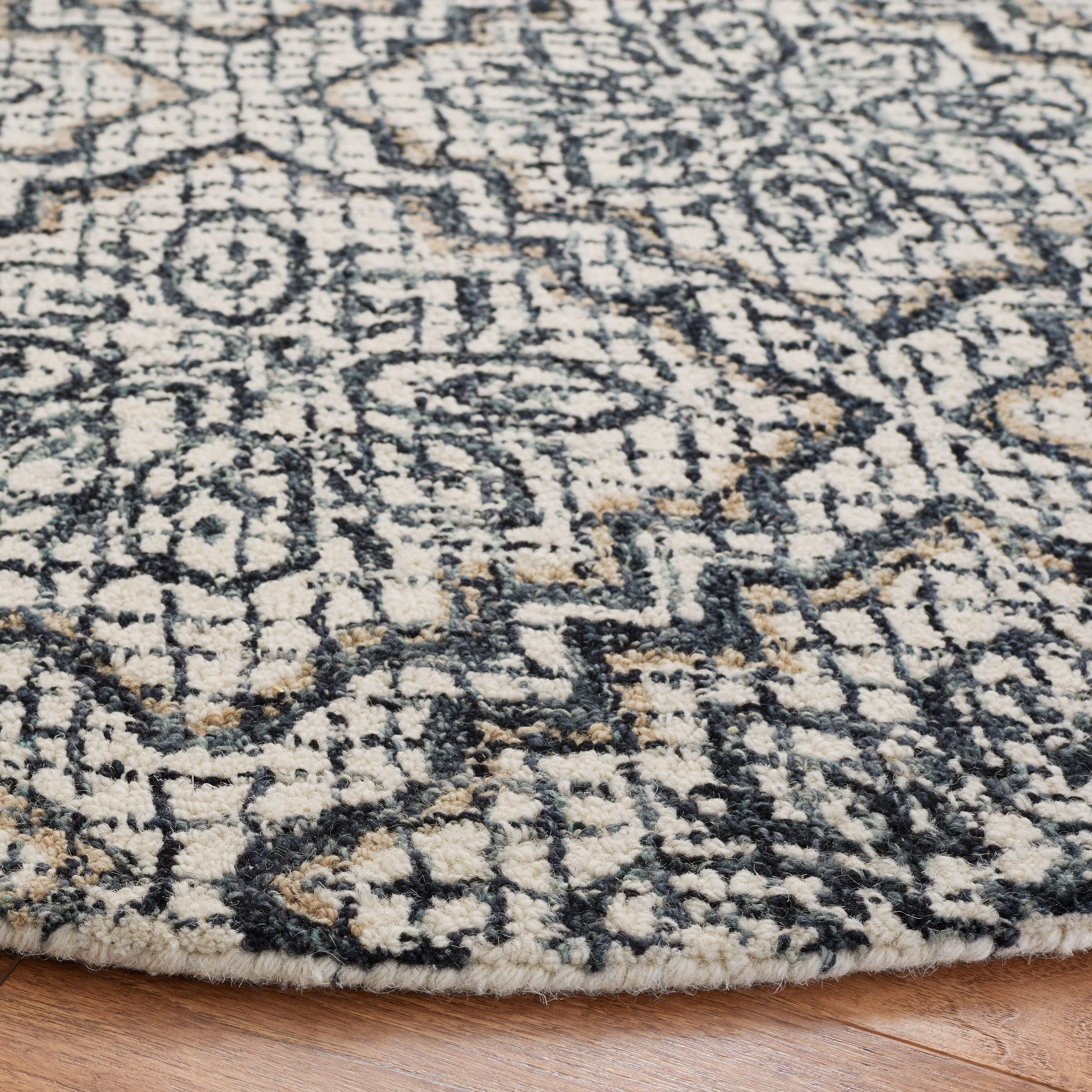 SAFAVIEH Handmade Abstract Ingegerd Modern Wool Rug