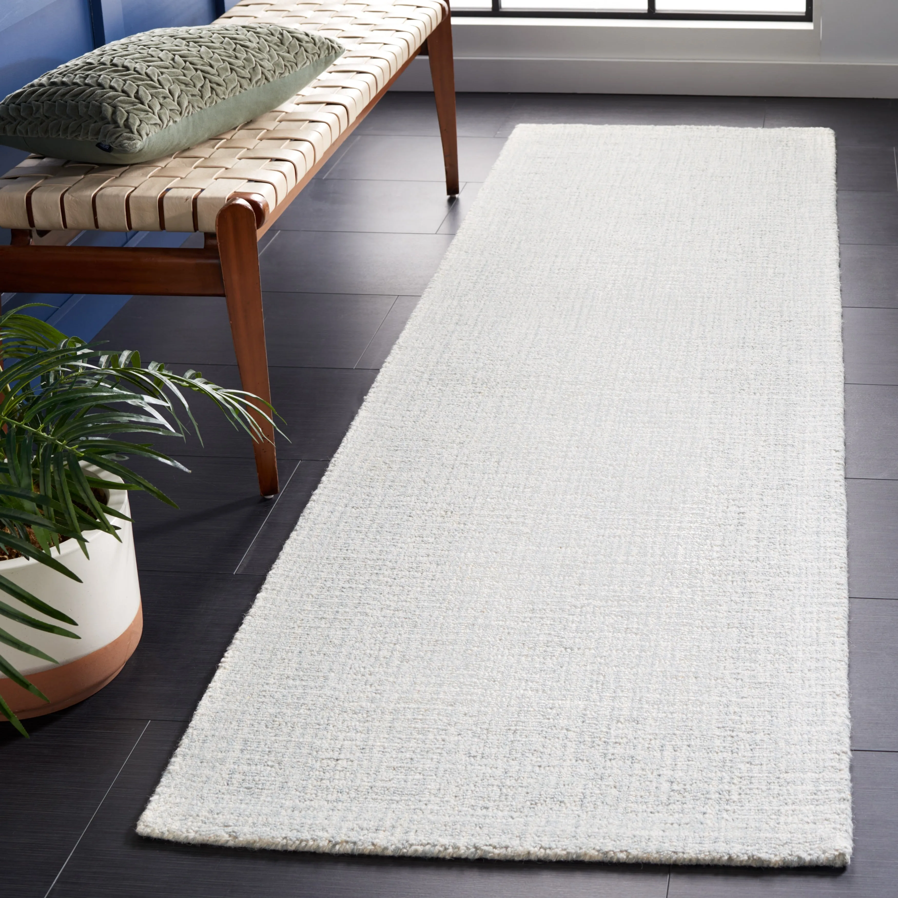 SAFAVIEH Handmade Abstract Lotje Modern Wool Rug