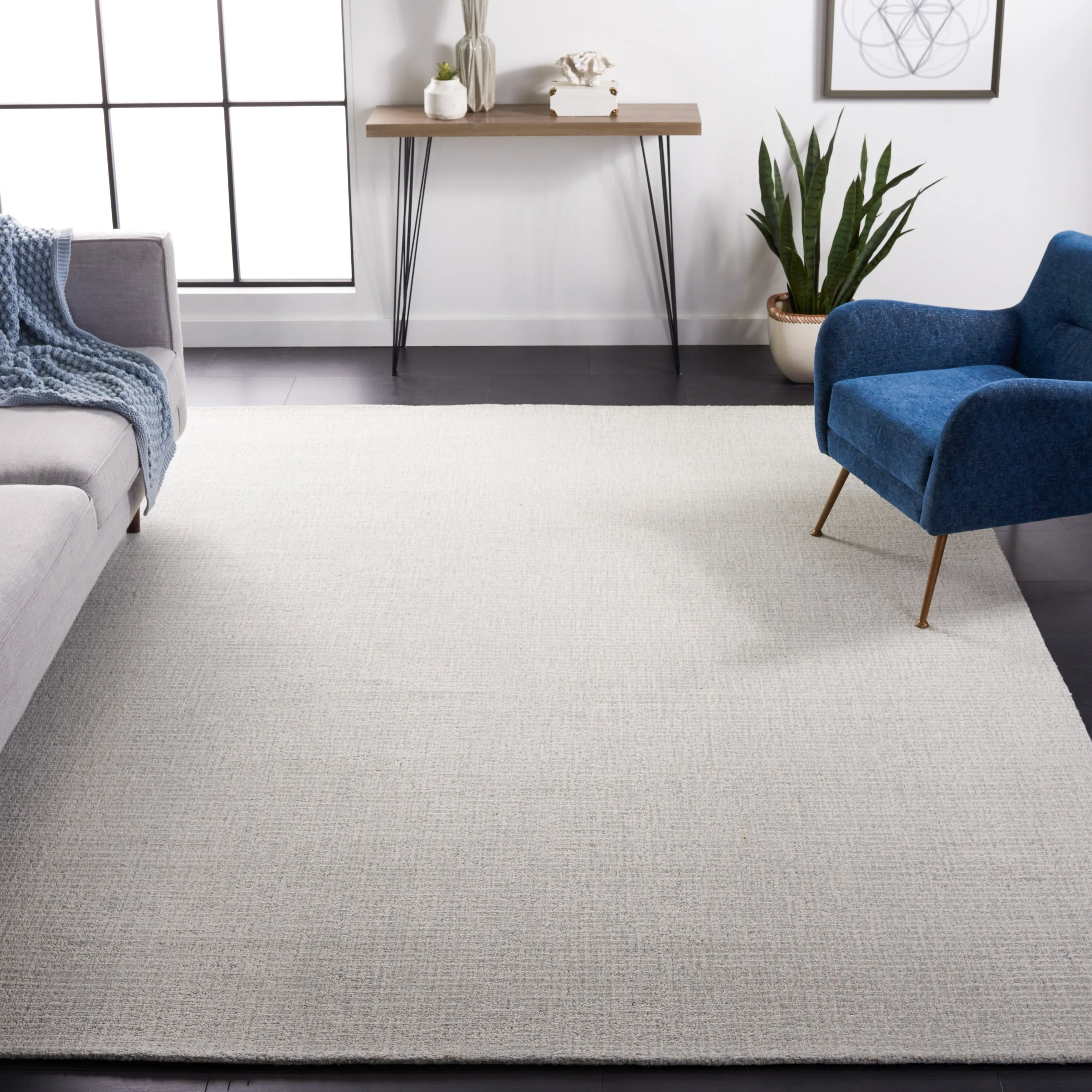SAFAVIEH Handmade Abstract Lotje Modern Wool Rug