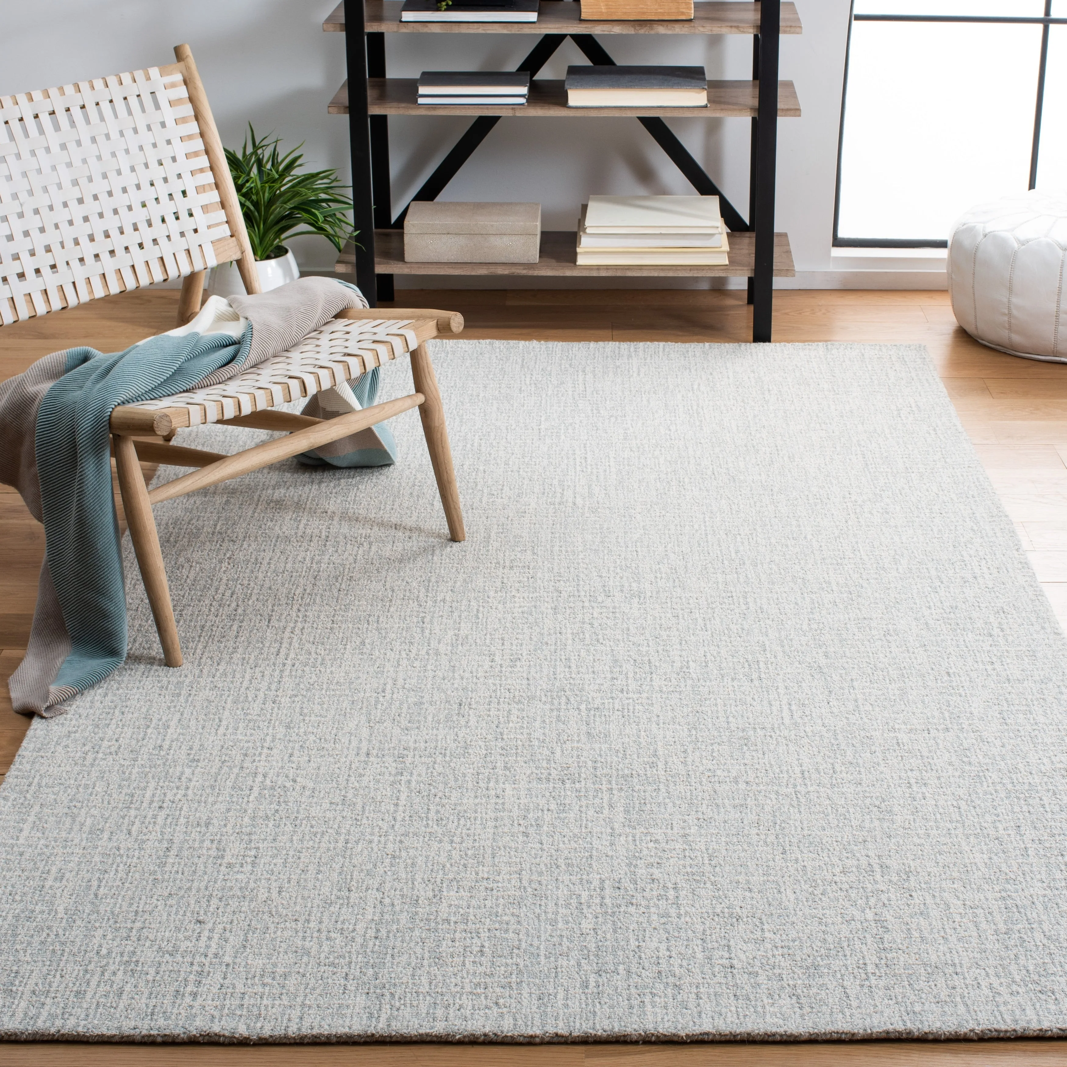 SAFAVIEH Handmade Abstract Lotje Modern Wool Rug