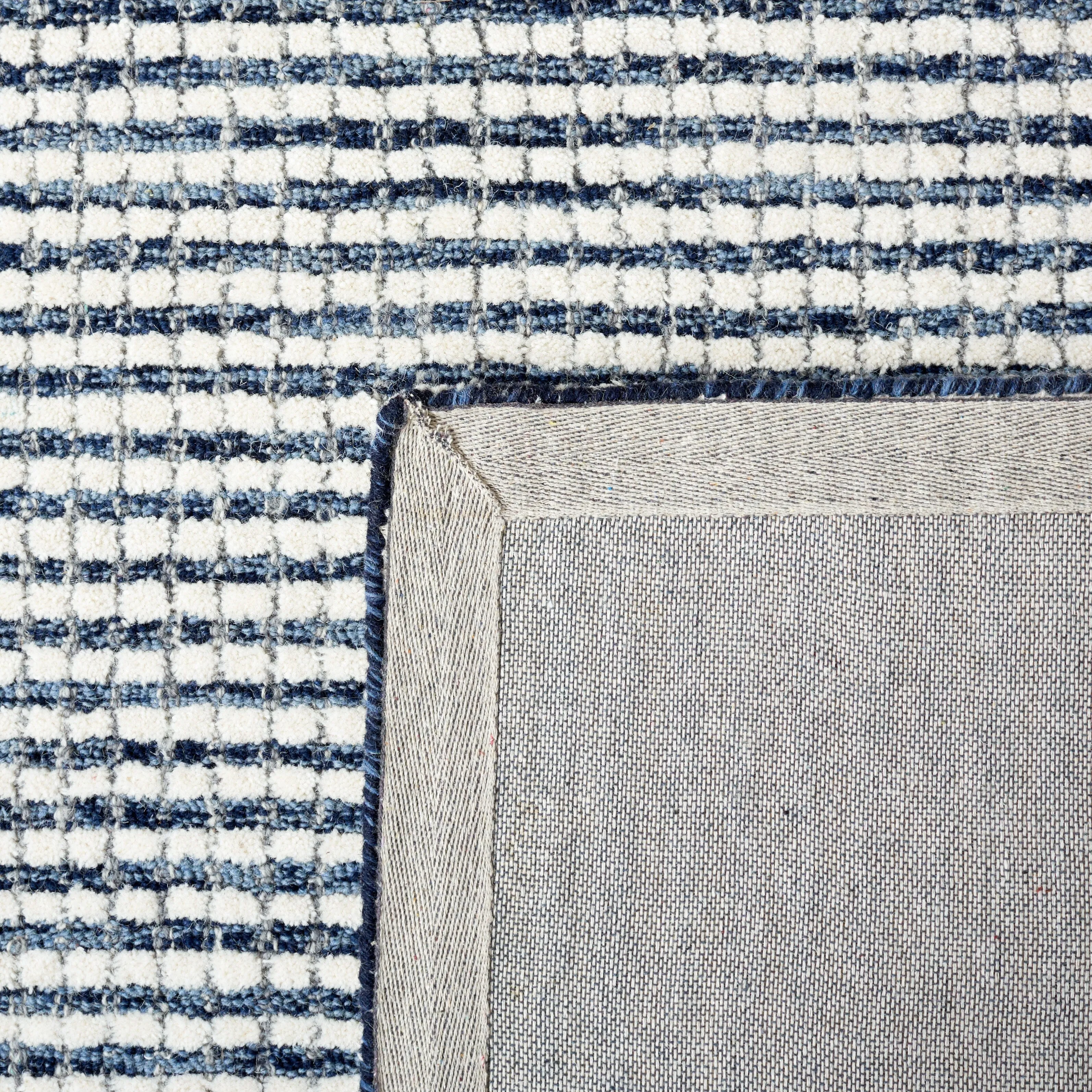 SAFAVIEH Handmade Abstract Maryla Modern Wool Rug