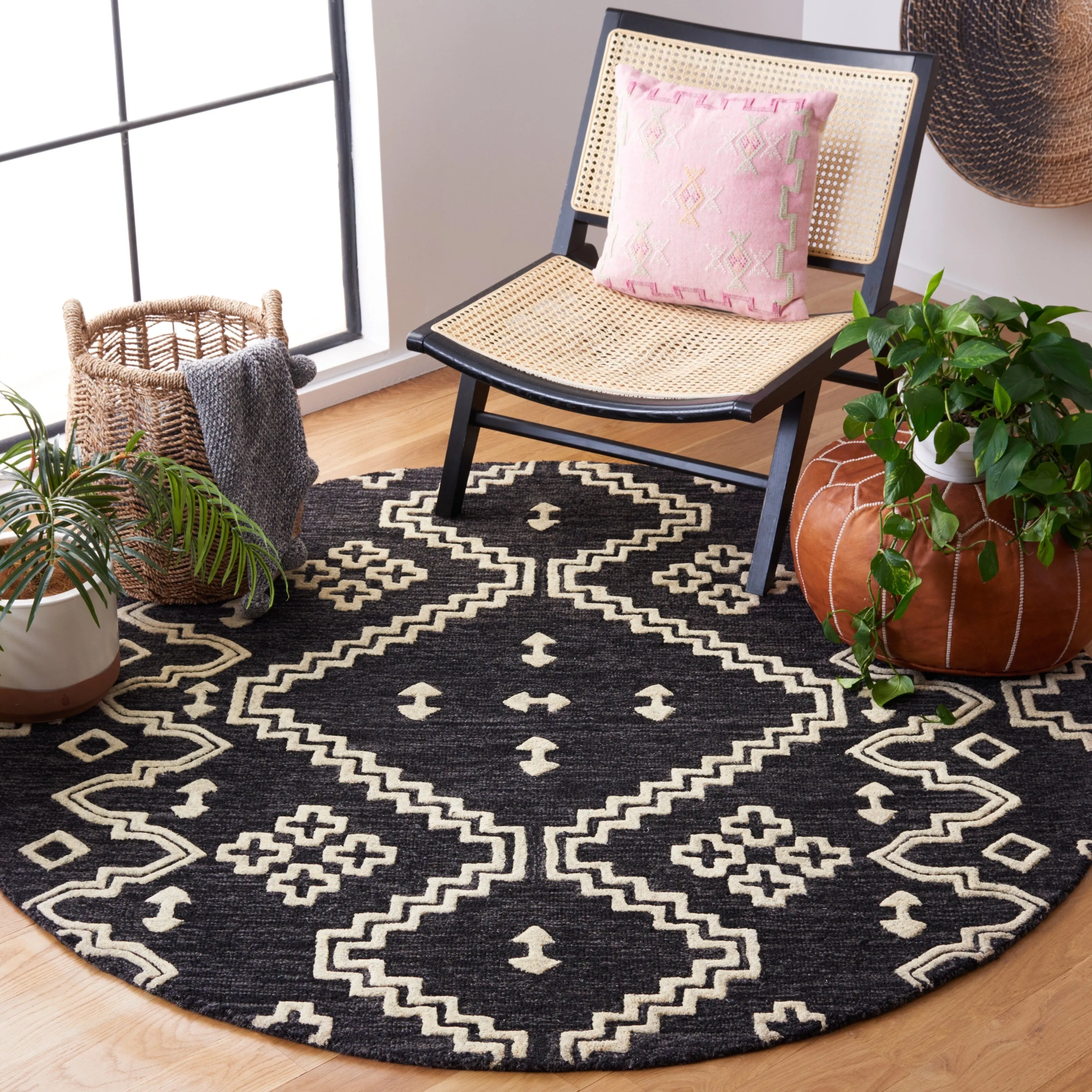 SAFAVIEH Handmade Abstract Ruveyda Modern Wool Rug