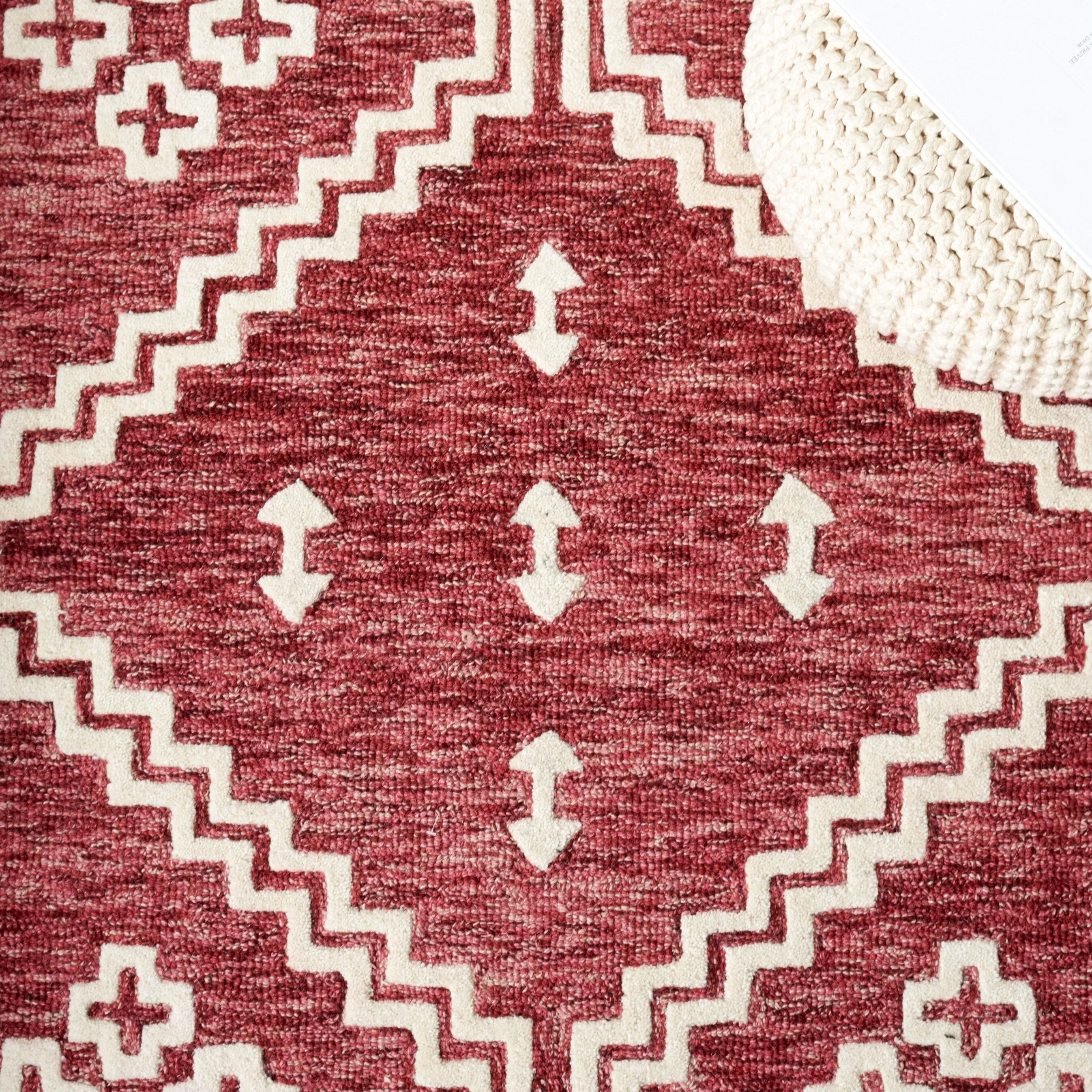 SAFAVIEH Handmade Abstract Ruveyda Modern Wool Rug