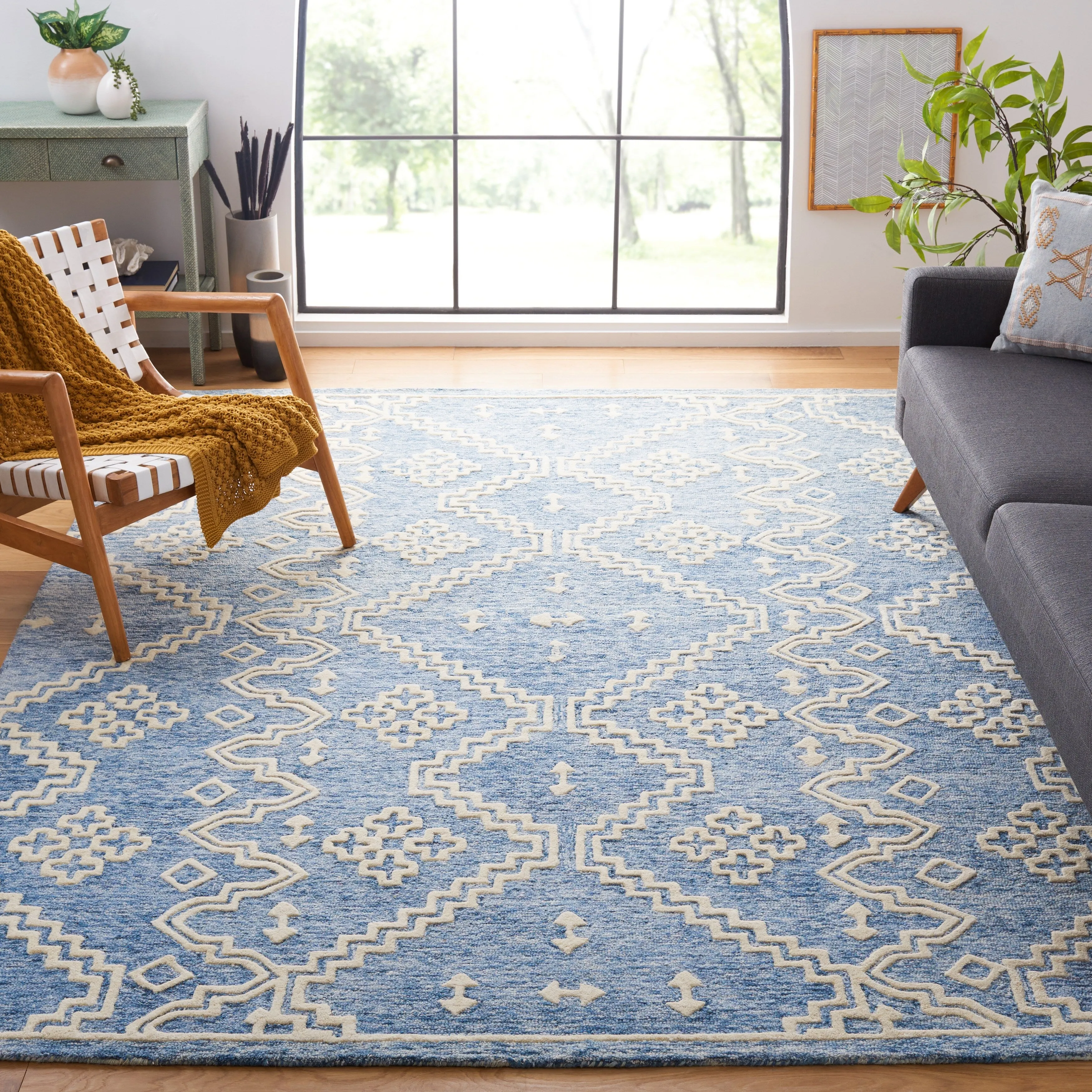 SAFAVIEH Handmade Abstract Ruveyda Modern Wool Rug