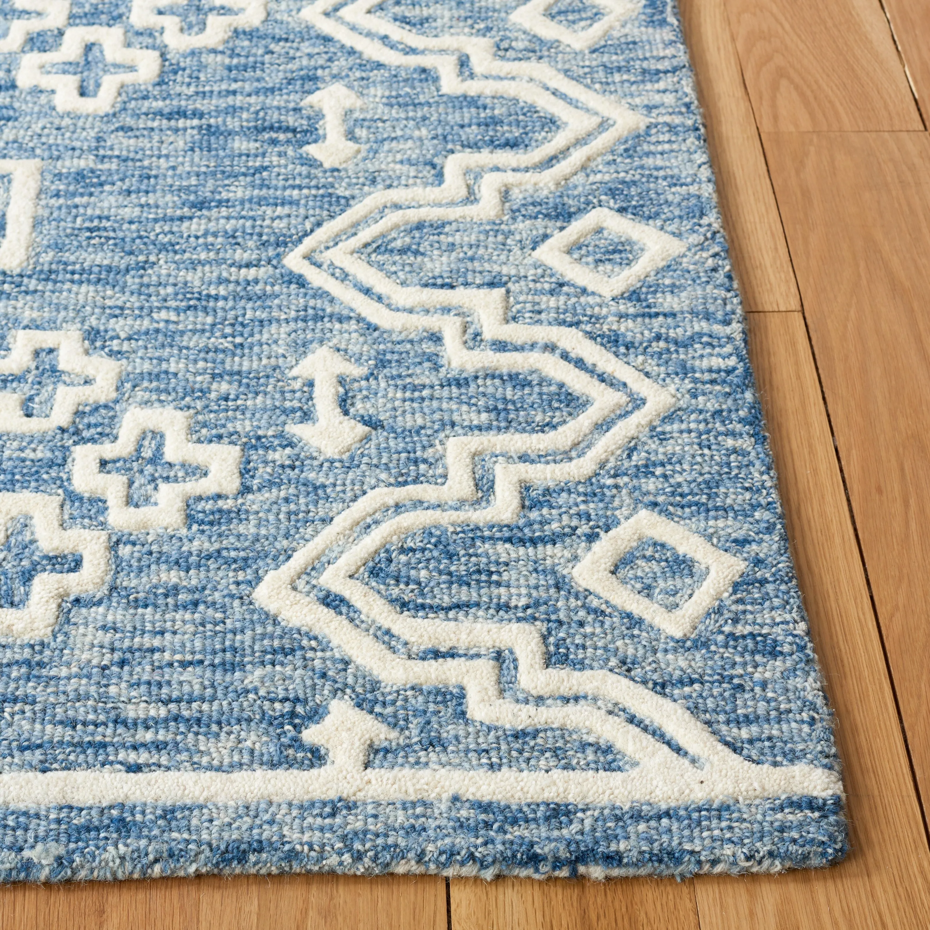 SAFAVIEH Handmade Abstract Ruveyda Modern Wool Rug