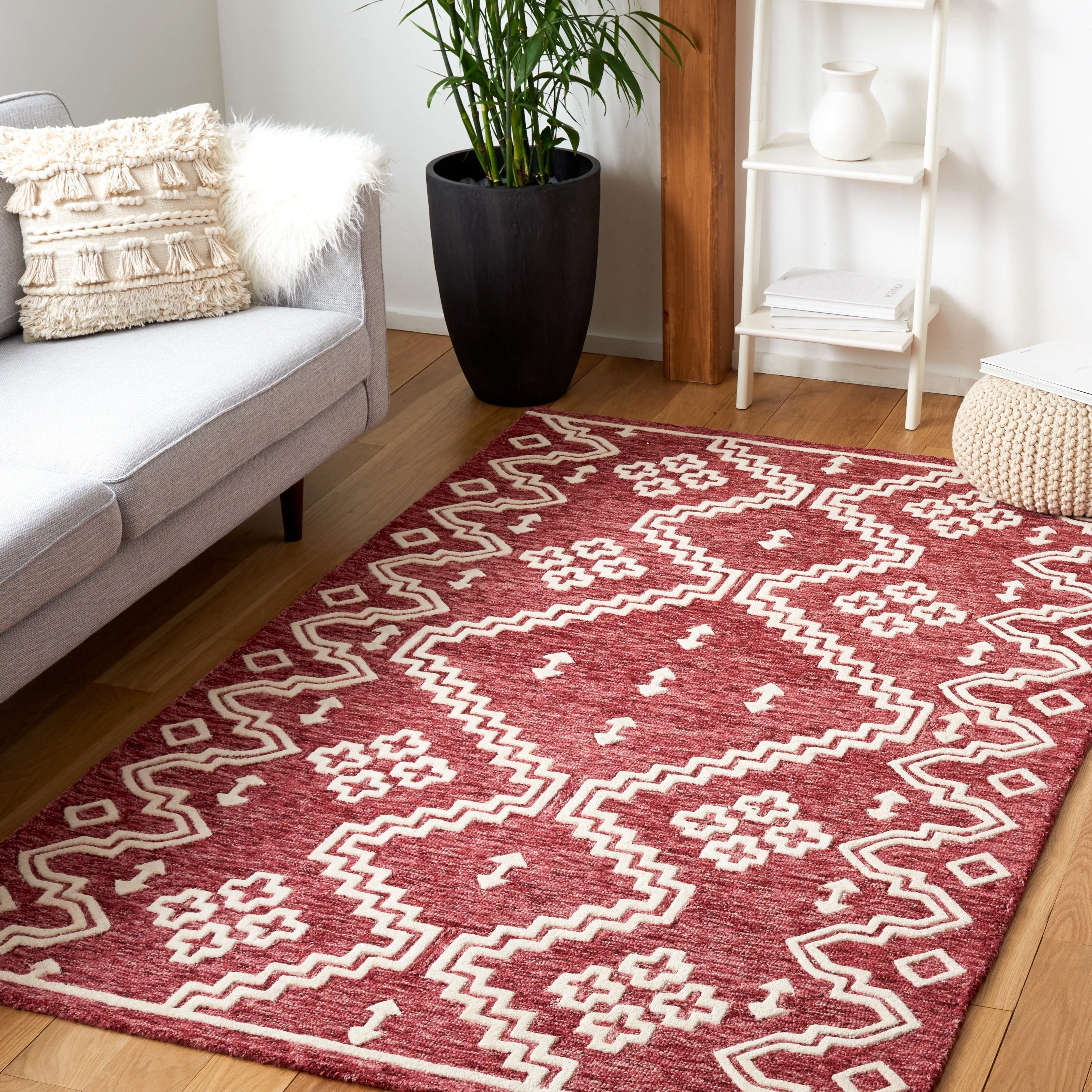SAFAVIEH Handmade Abstract Ruveyda Modern Wool Rug