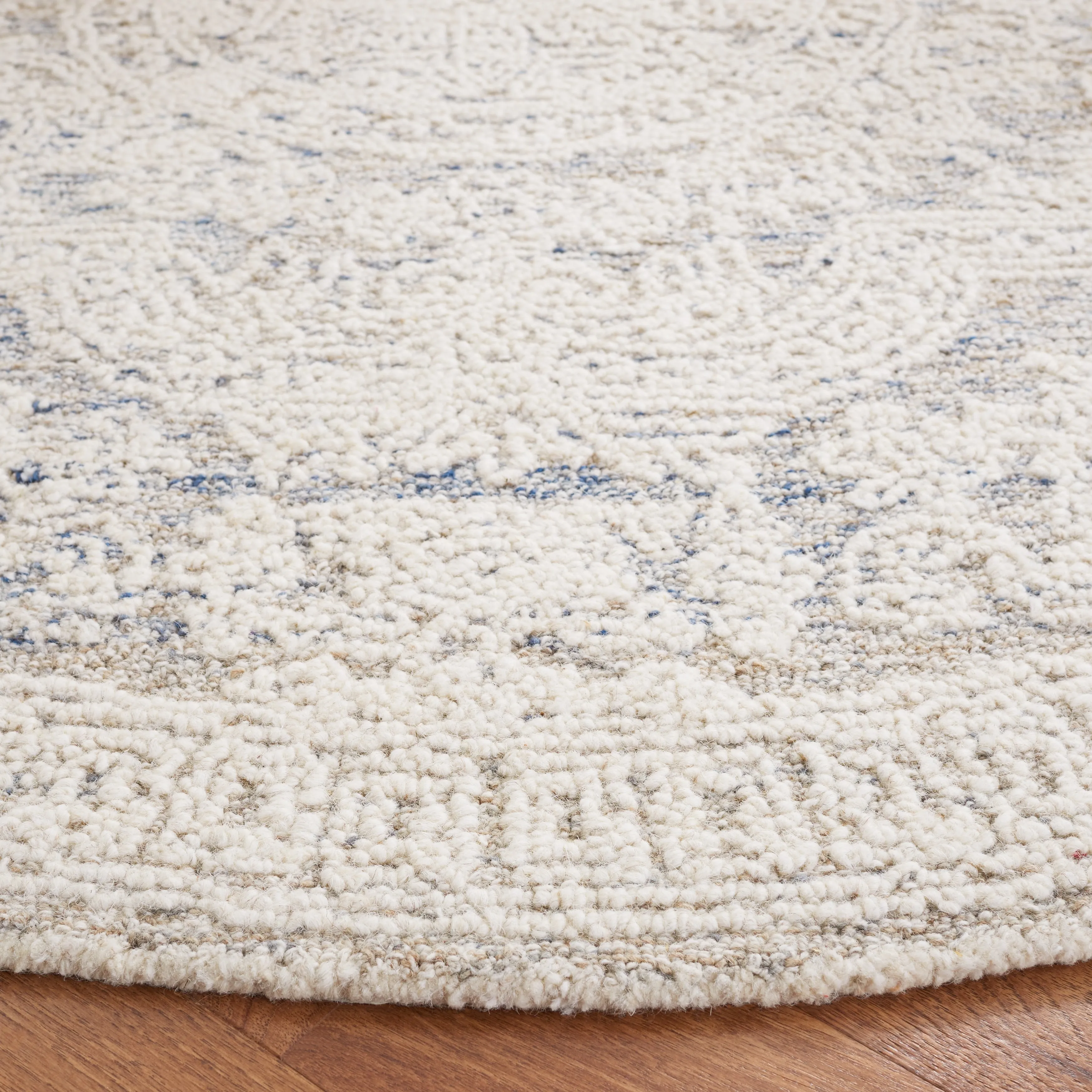 SAFAVIEH Handmade Abstract Torild Medallion Wool Rug