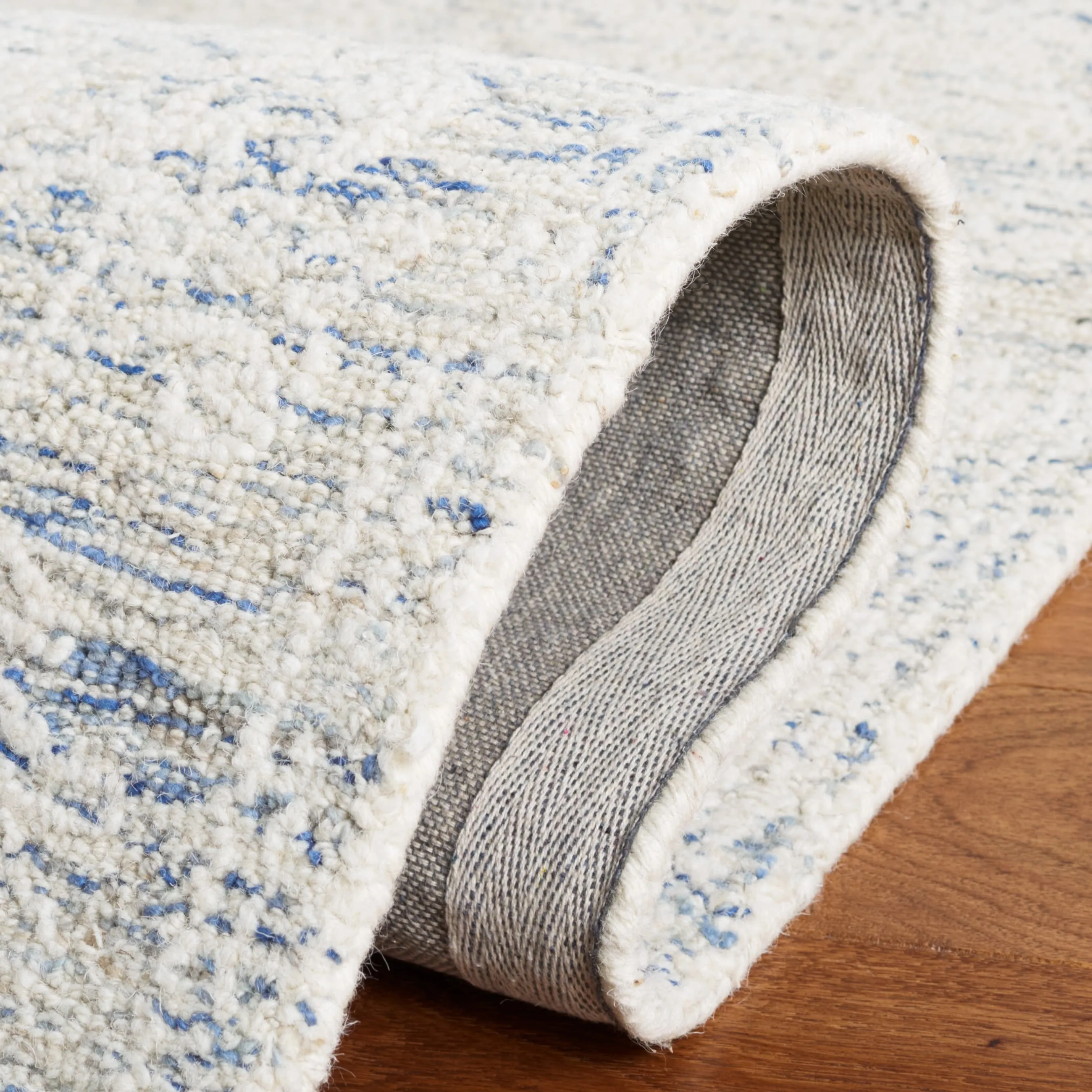 SAFAVIEH Handmade Abstract Torild Medallion Wool Rug