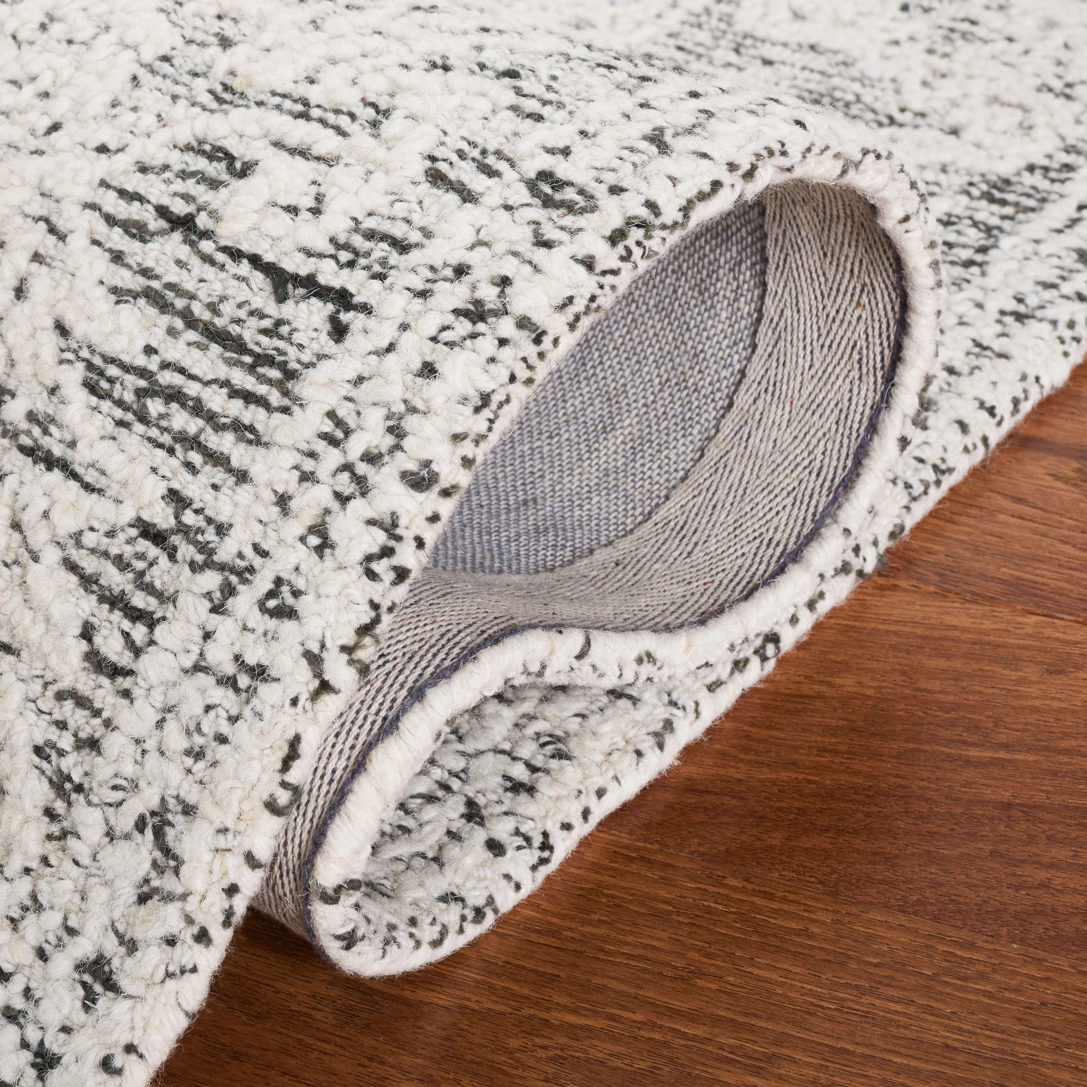 SAFAVIEH Handmade Abstract Torild Medallion Wool Rug