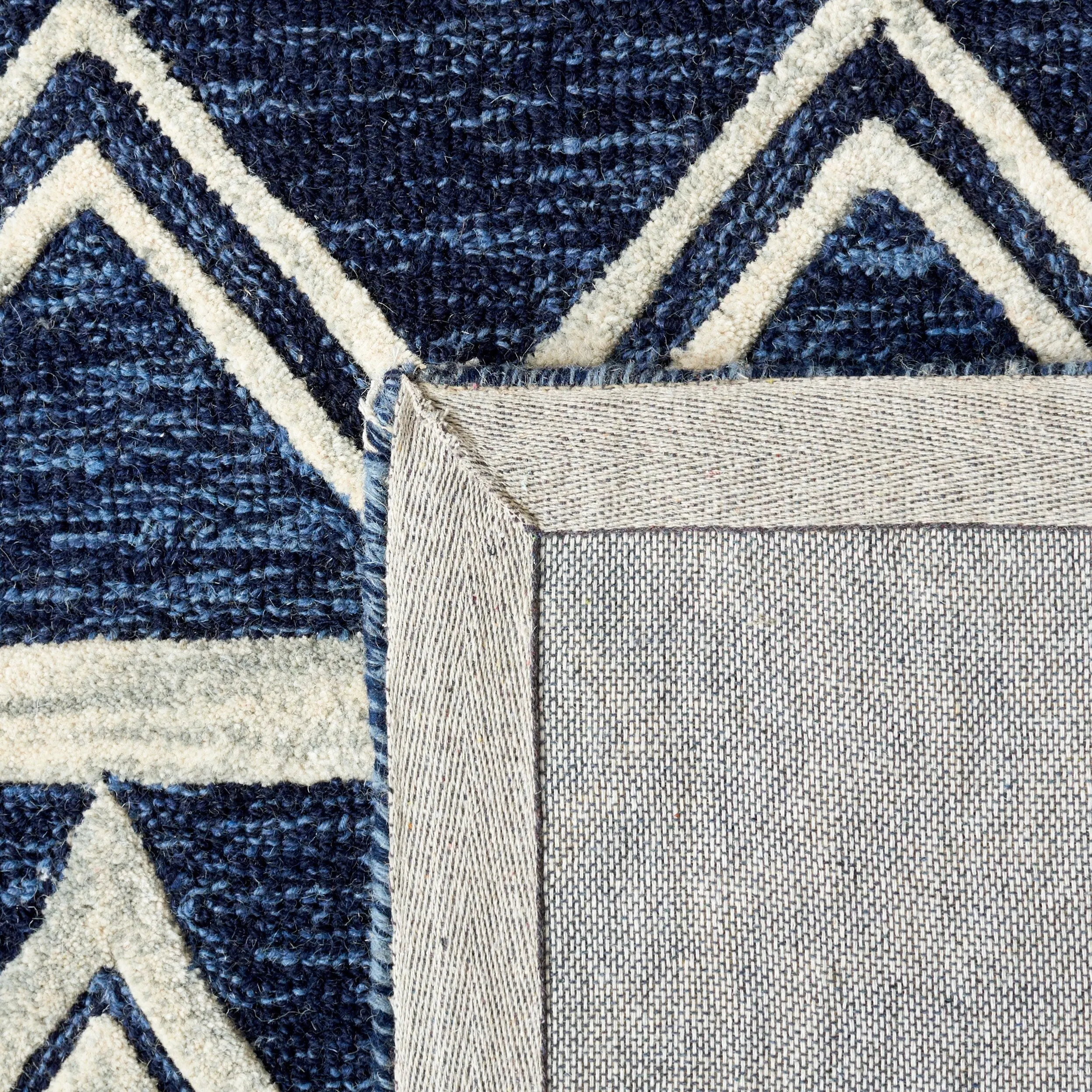 SAFAVIEH Handmade Abstract Zelina Modern Wool Rug
