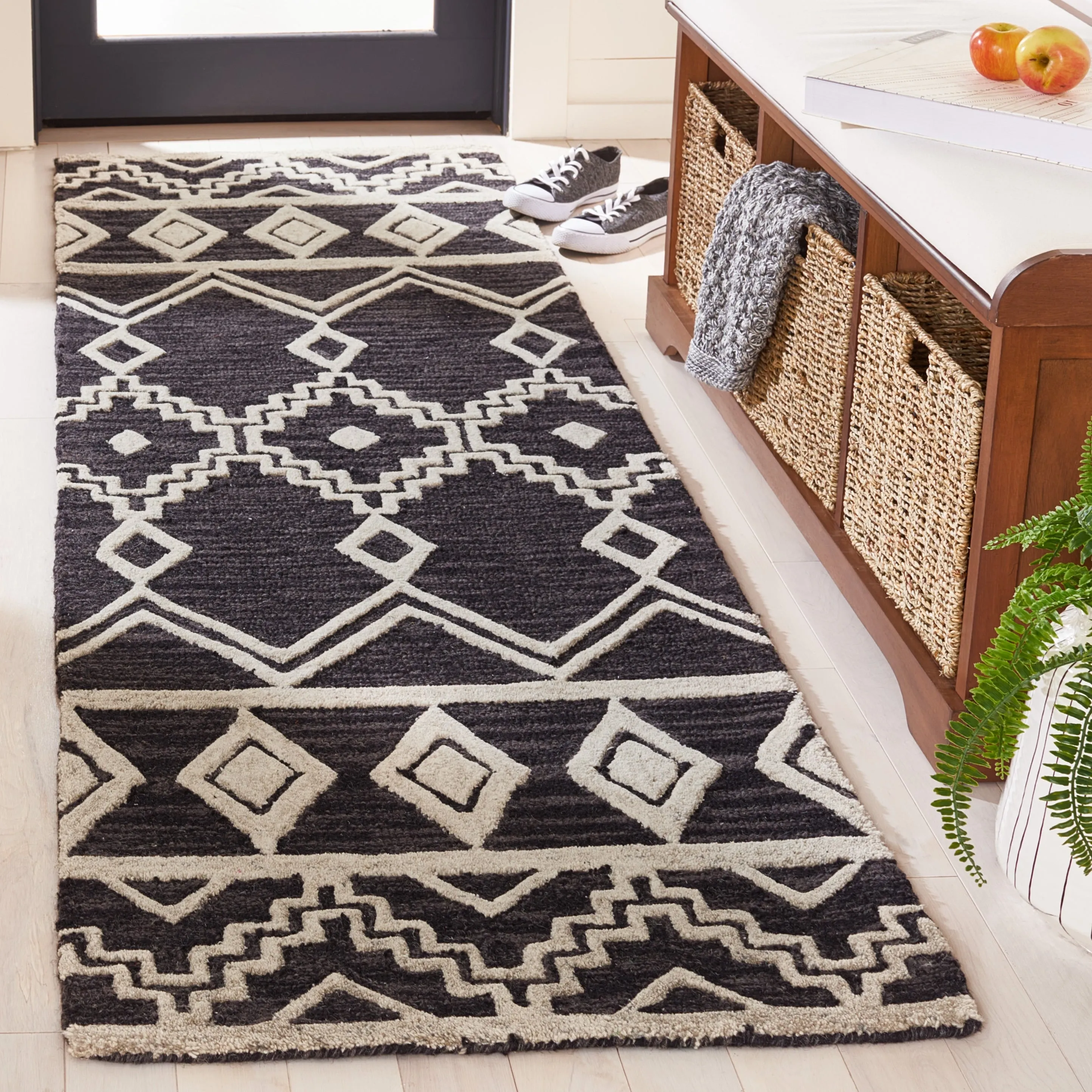 SAFAVIEH Handmade Abstract Zelina Modern Wool Rug