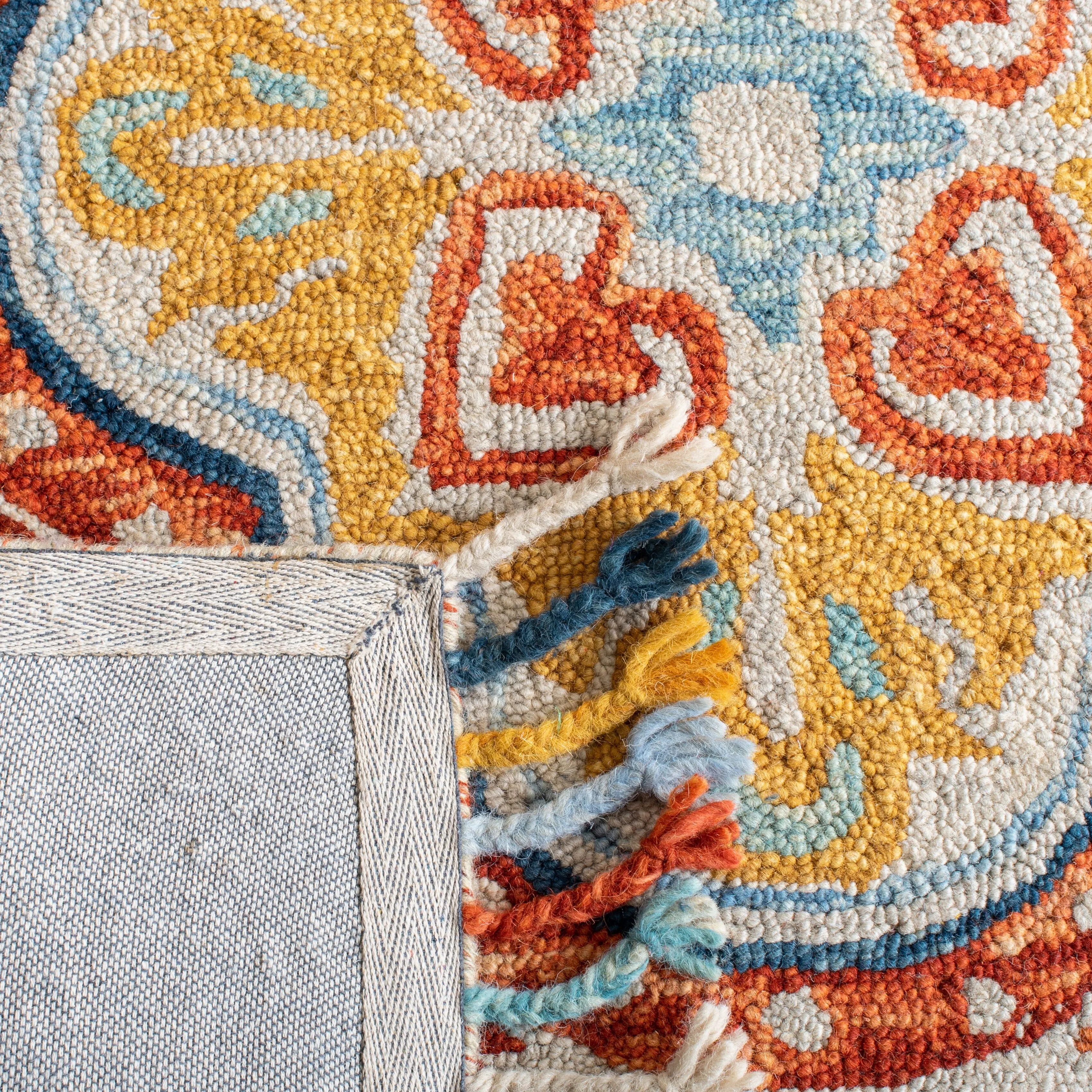 SAFAVIEH Handmade Aspen Misao Boho Tassel Wool Rug