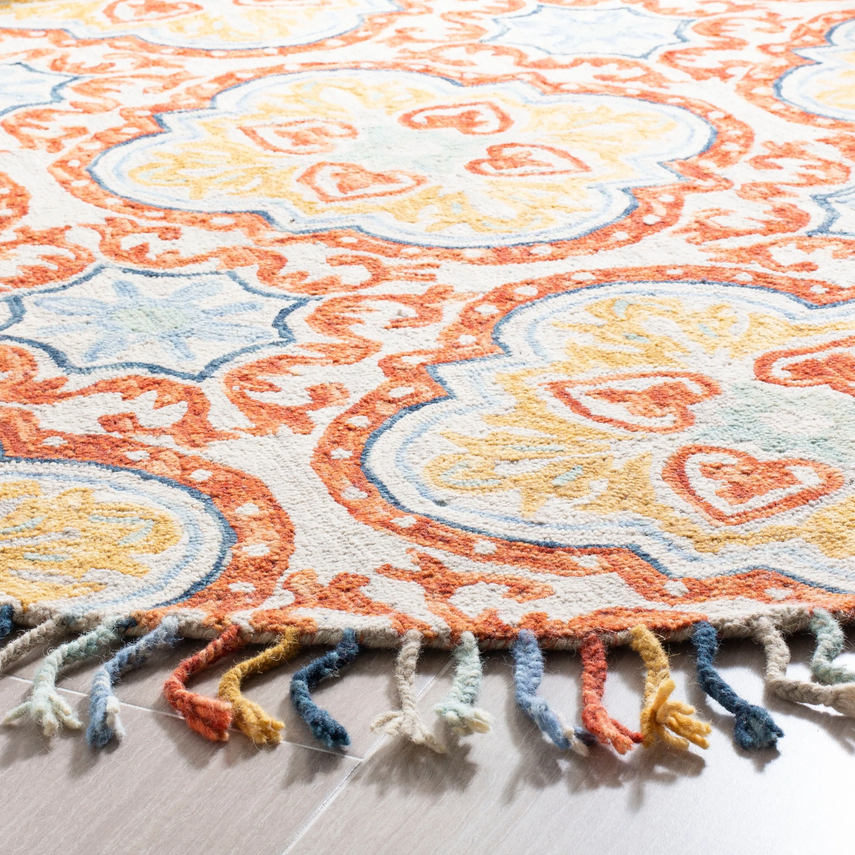SAFAVIEH Handmade Aspen Misao Boho Tassel Wool Rug