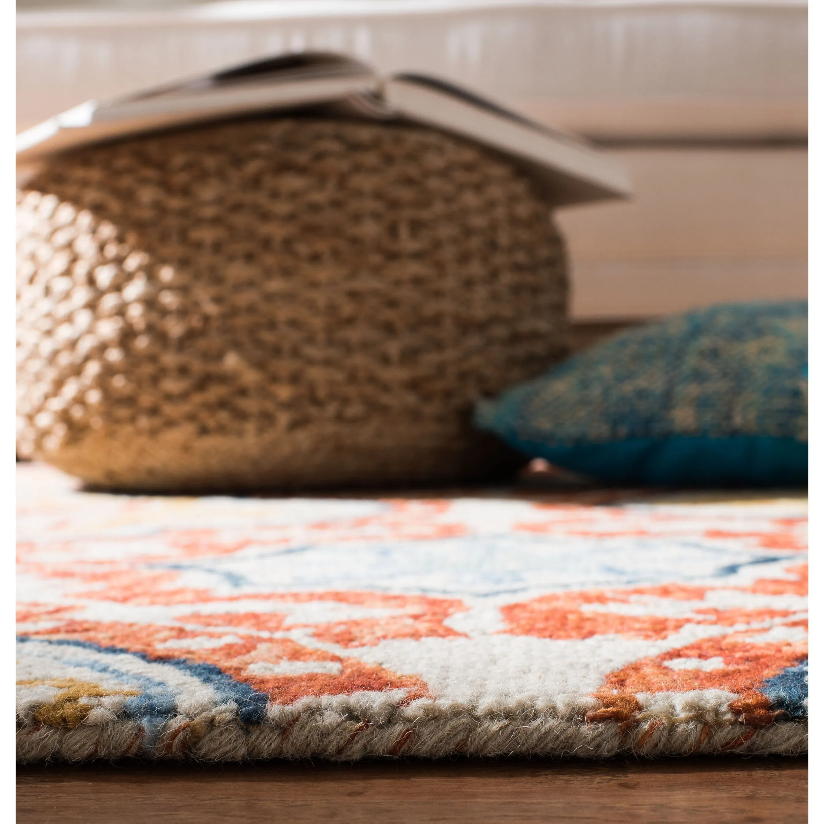 SAFAVIEH Handmade Aspen Misao Boho Tassel Wool Rug