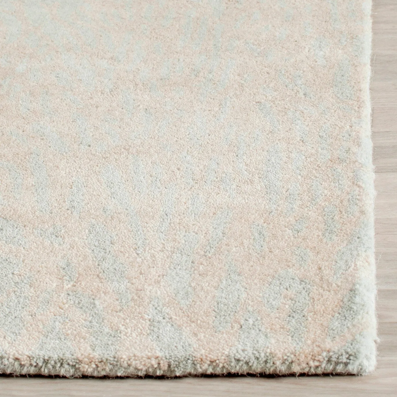 SAFAVIEH Handmade Bella Dwynwen Modern Floral Wool Rug