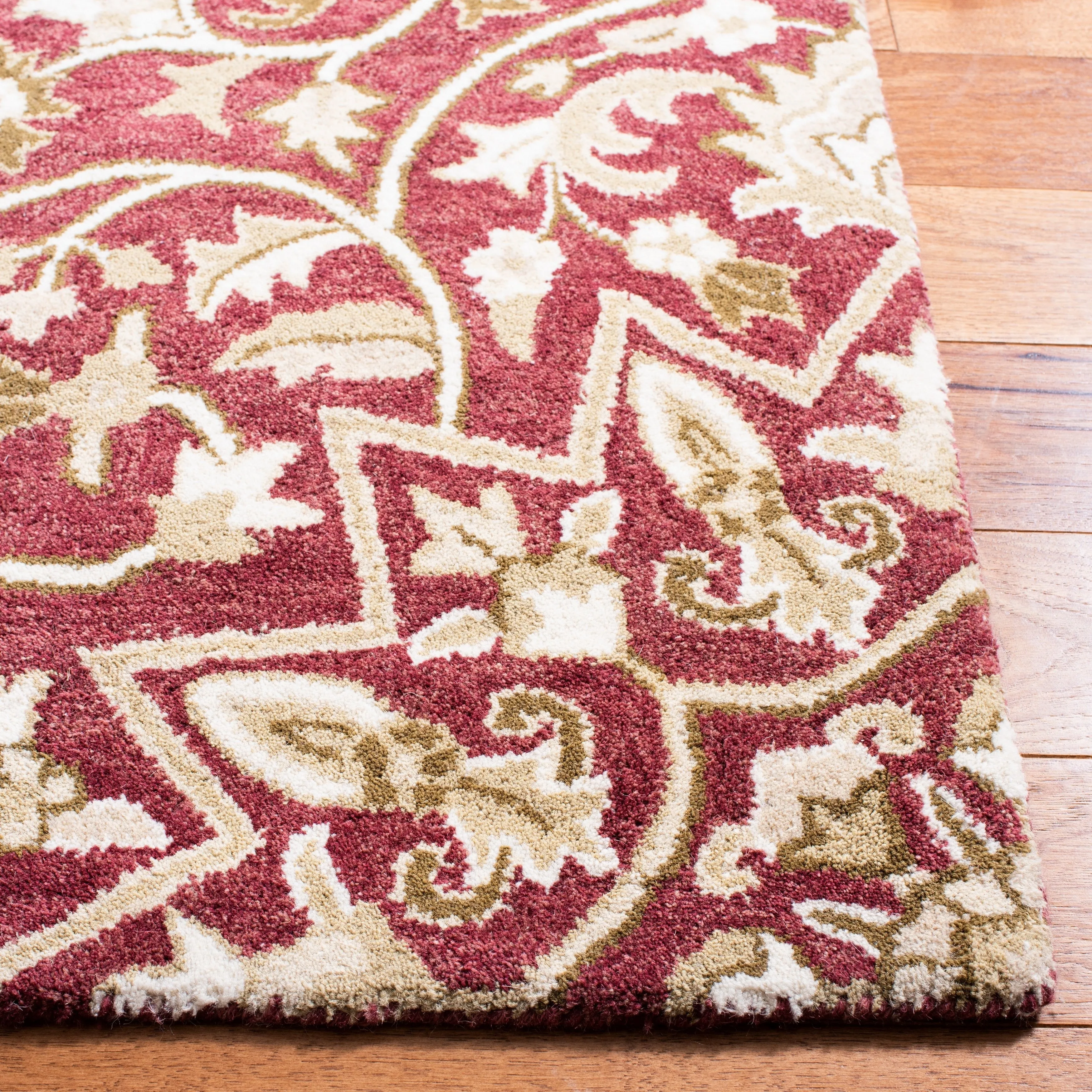 SAFAVIEH Handmade Bella Zaharinka Modern Floral Wool Rug