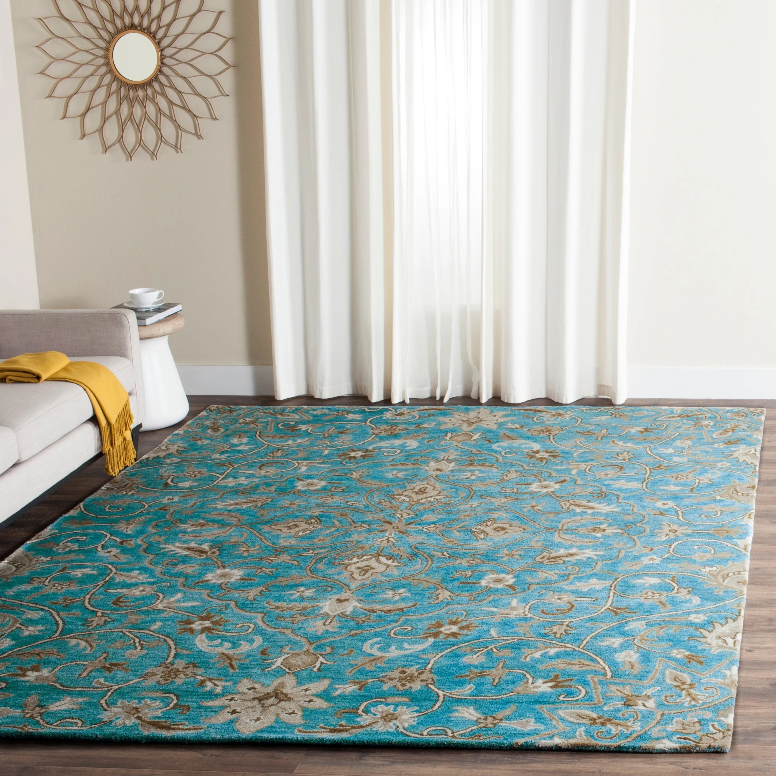SAFAVIEH Handmade Bella Zaharinka Modern Floral Wool Rug