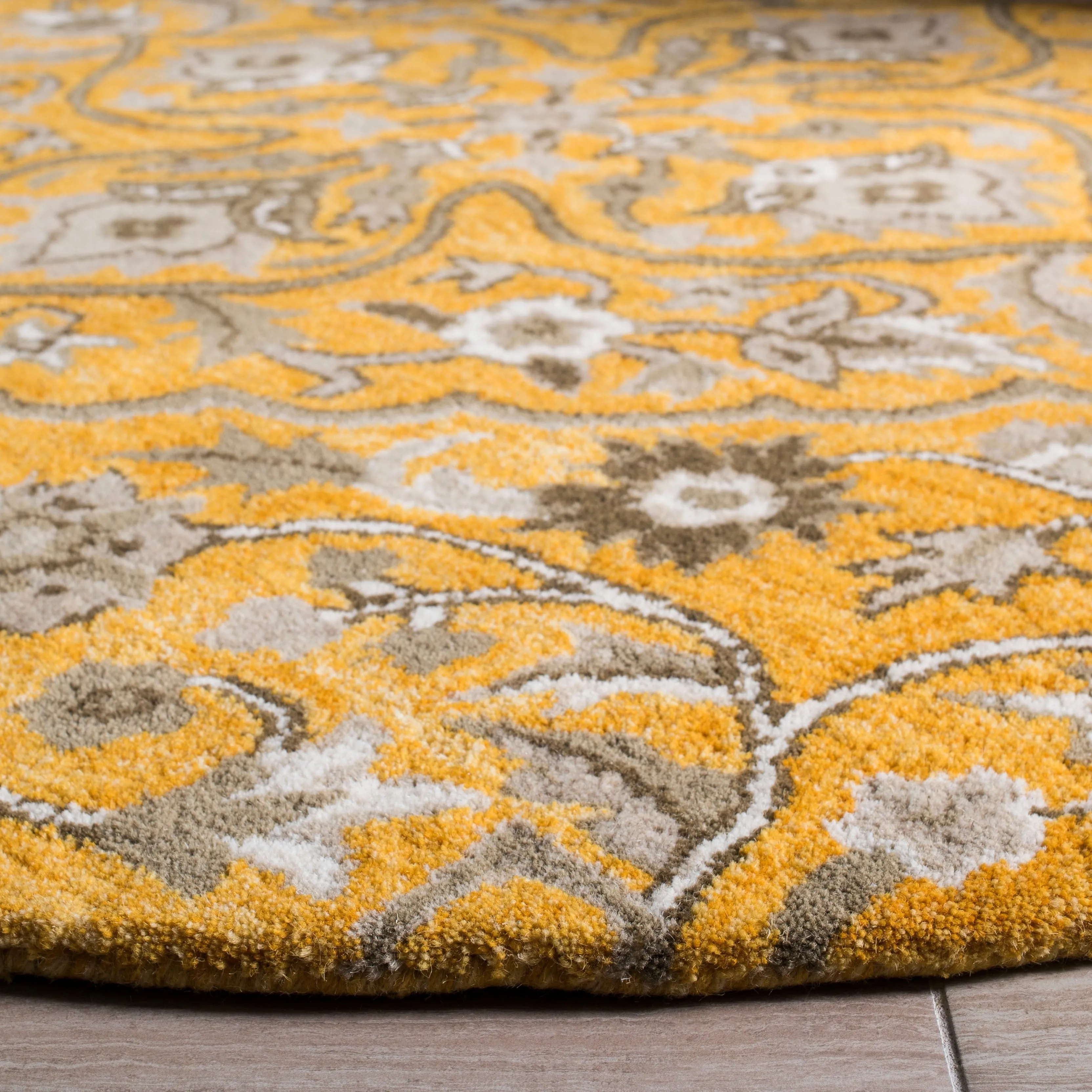 SAFAVIEH Handmade Bella Zaharinka Modern Floral Wool Rug