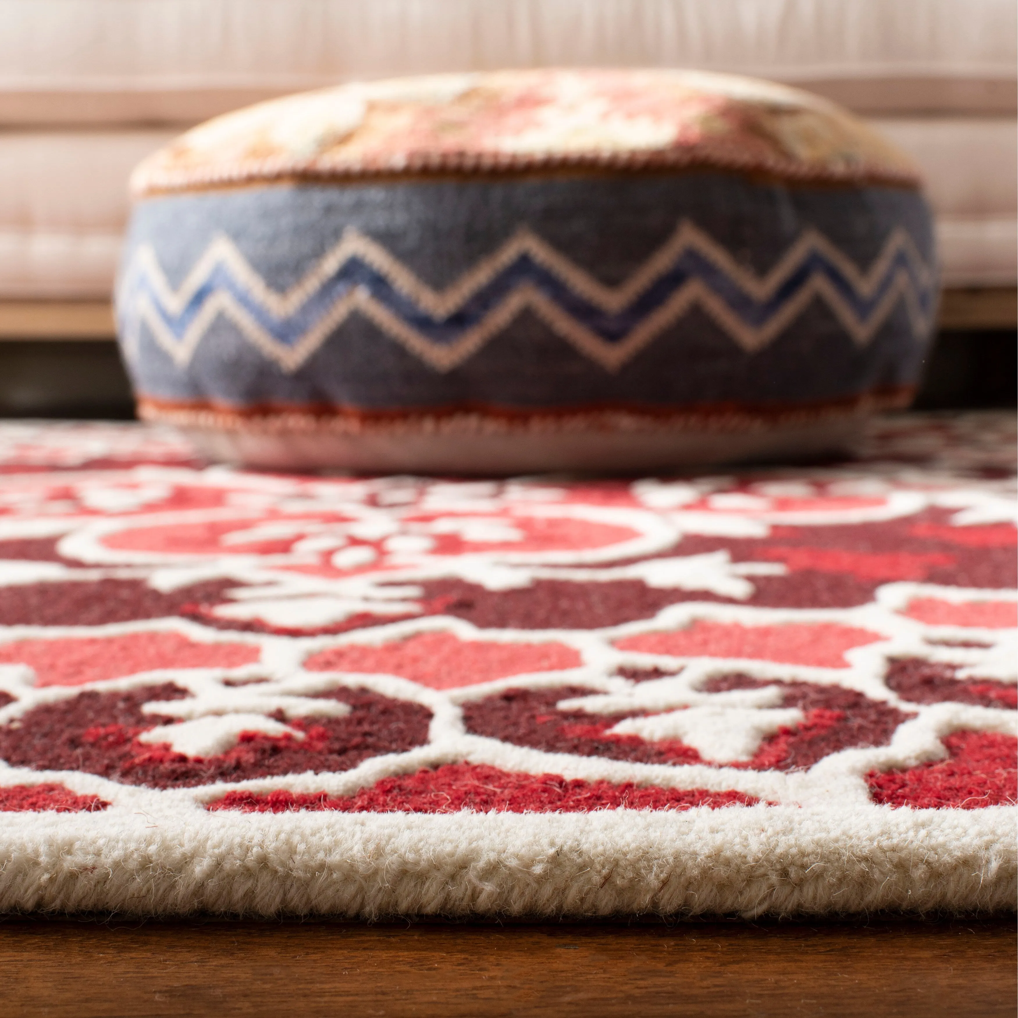 SAFAVIEH Handmade Bellagio Ronak Modern Oriental Wool Rug