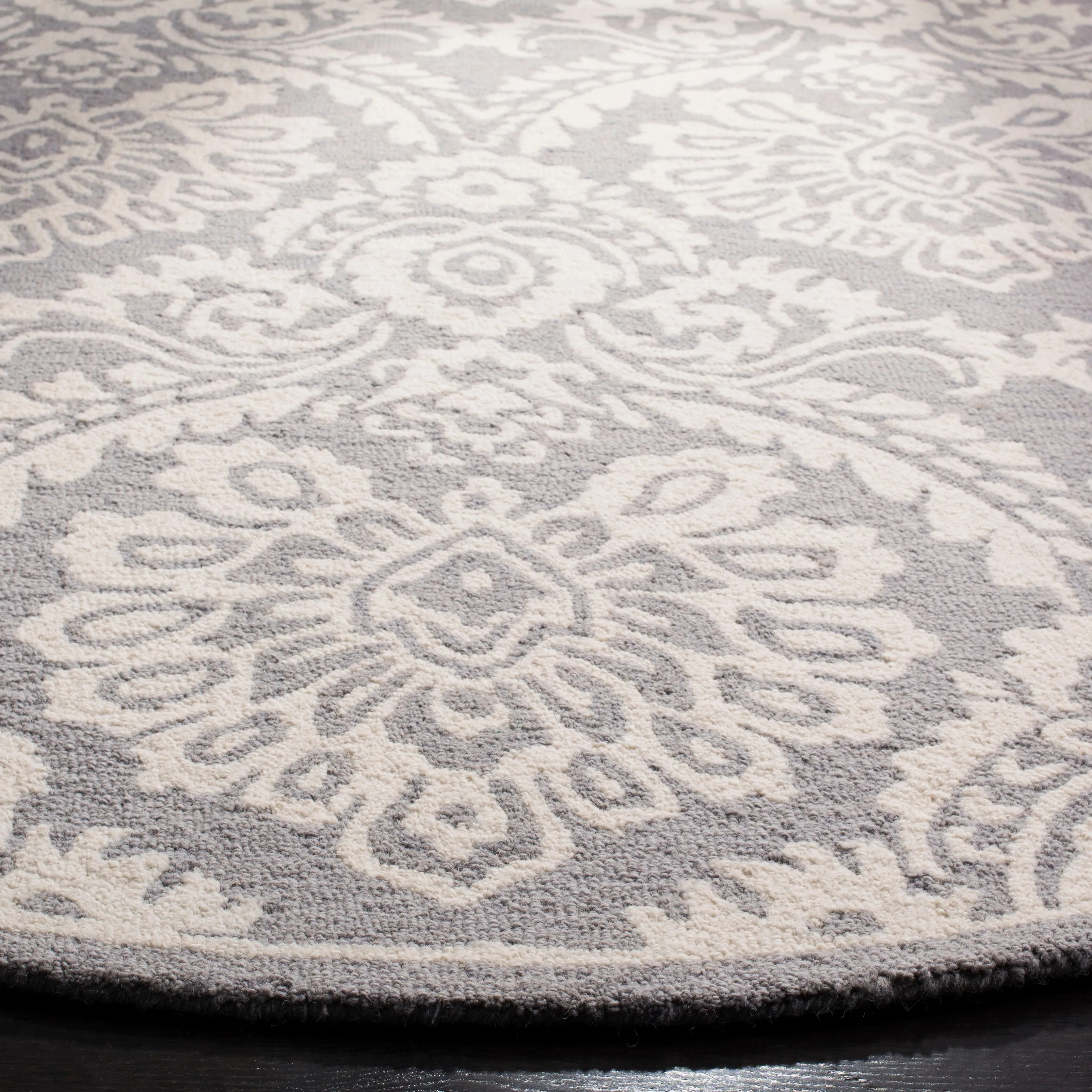SAFAVIEH Handmade Blossom Esta Modern Floral Wool Rug