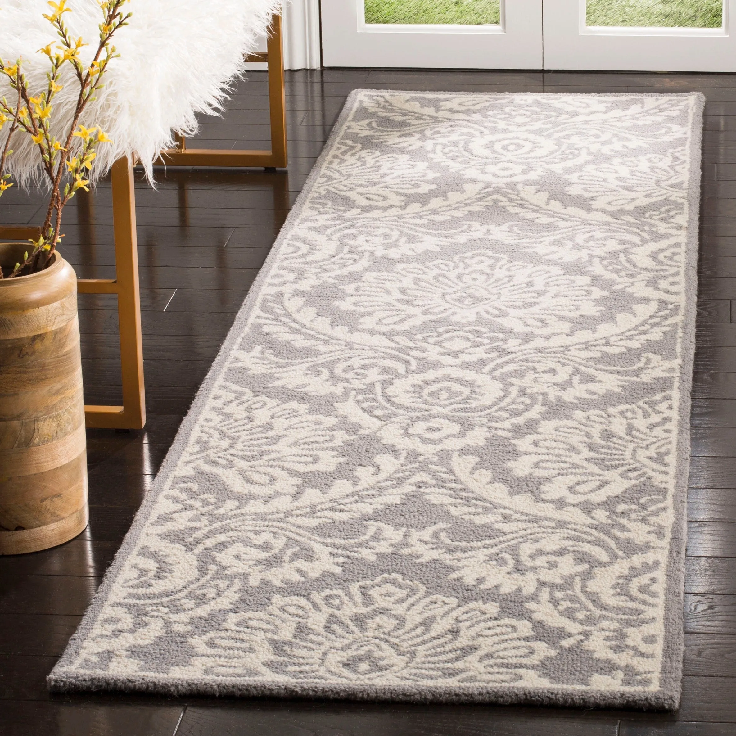 SAFAVIEH Handmade Blossom Esta Modern Floral Wool Rug