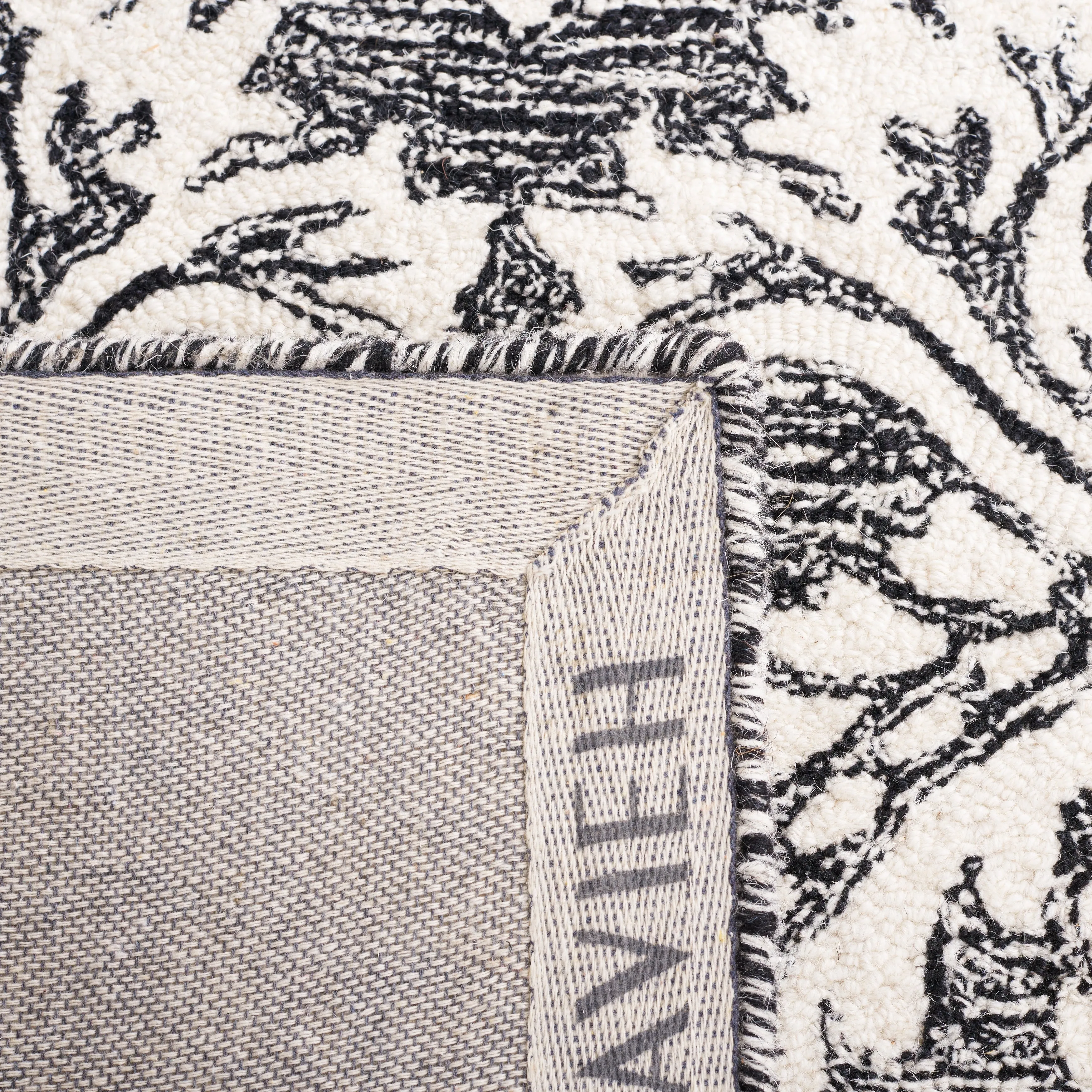 SAFAVIEH Handmade Blossom Esta Modern Floral Wool Rug
