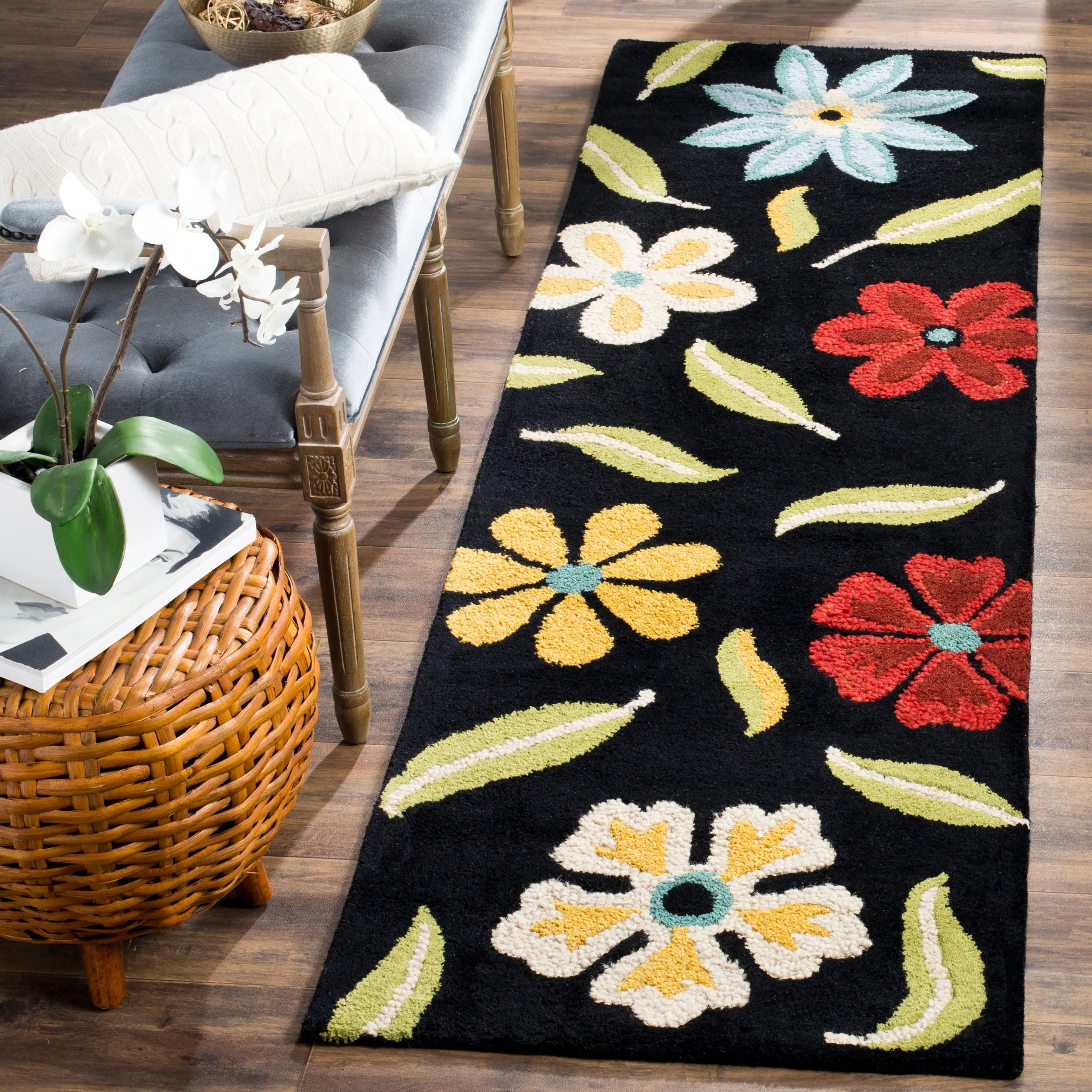 SAFAVIEH Handmade Blossom Gianpiera Modern Floral Wool Rug