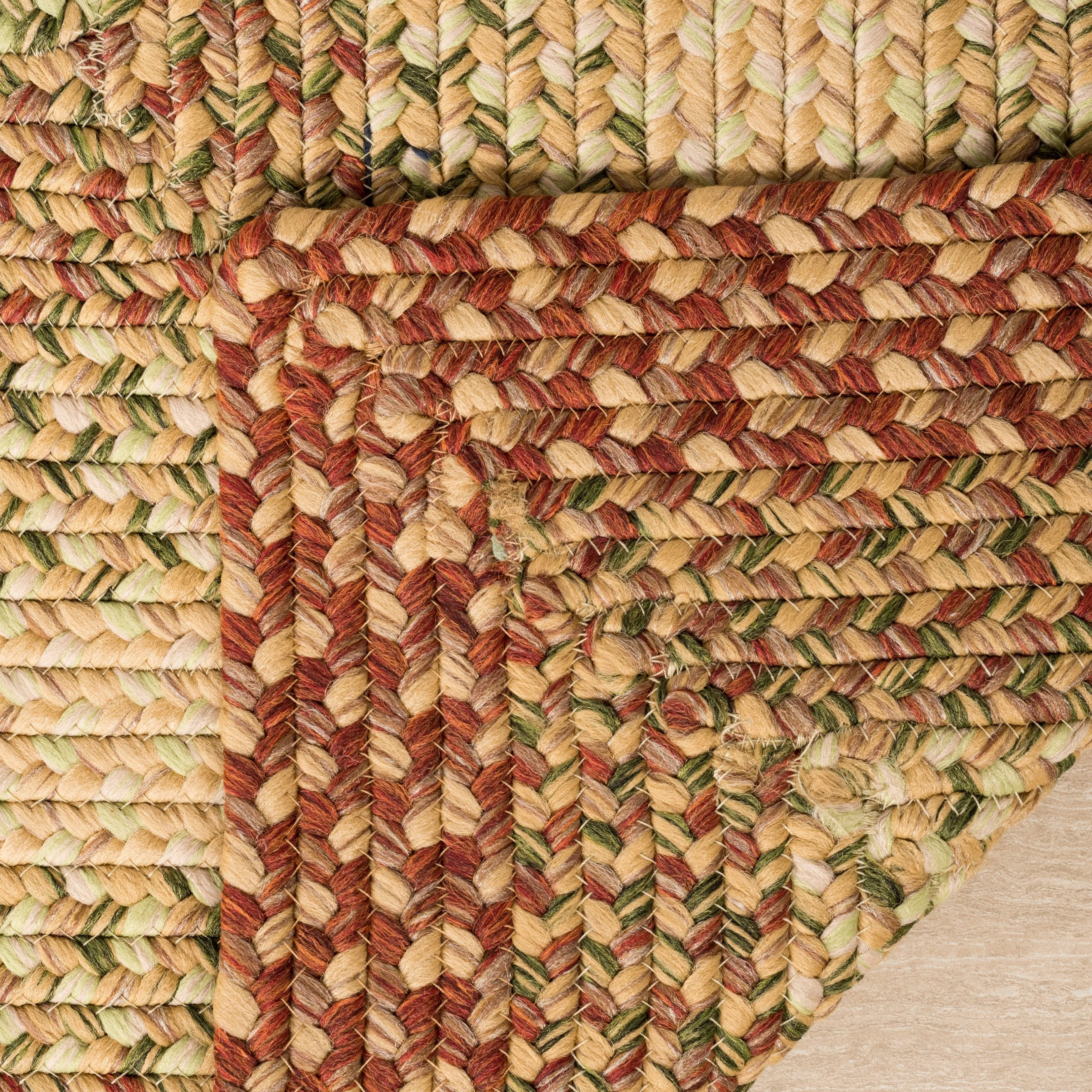 SAFAVIEH. Handmade Braided Adelajde Country Rug