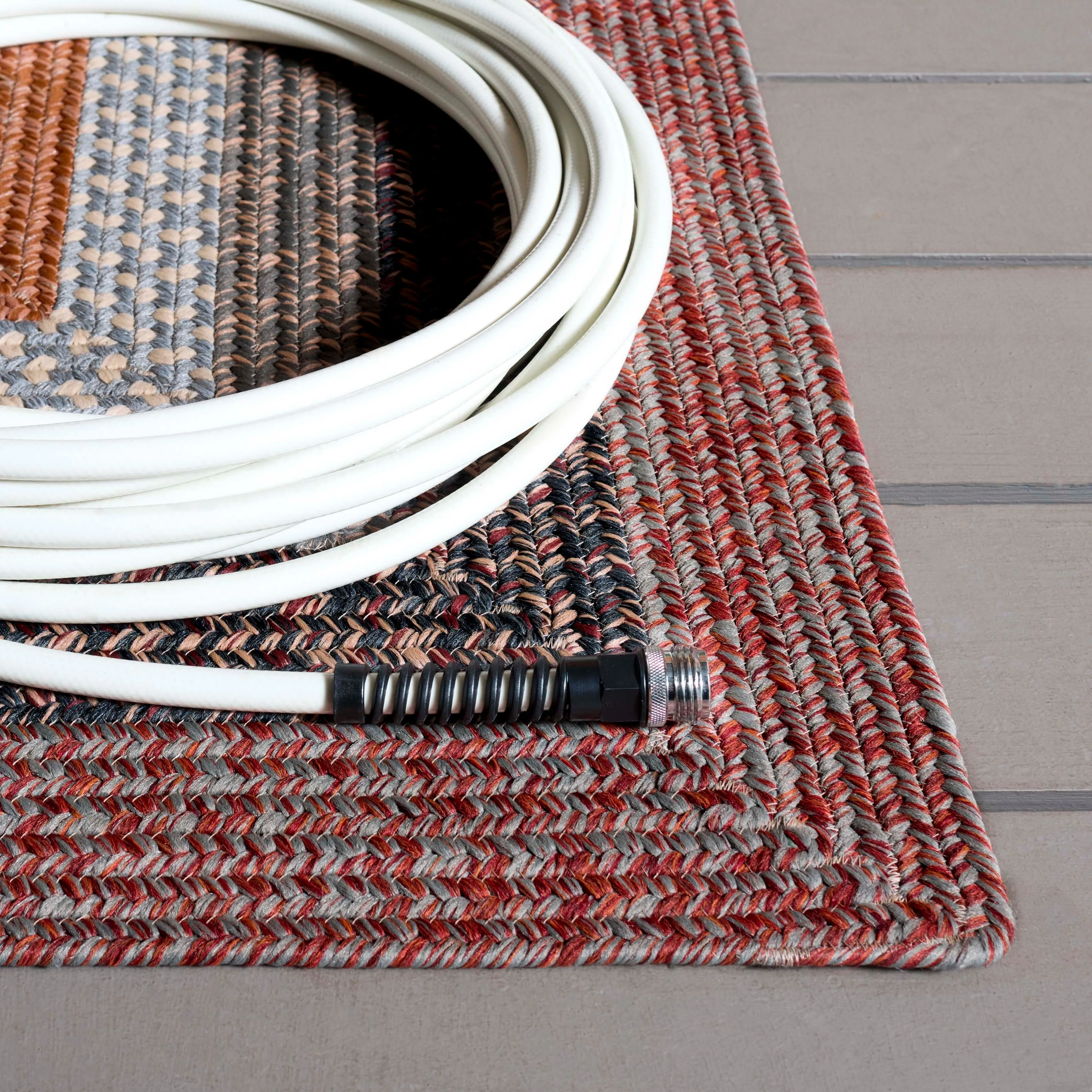 SAFAVIEH Handmade Braided Gula Machine Washable Country Rug