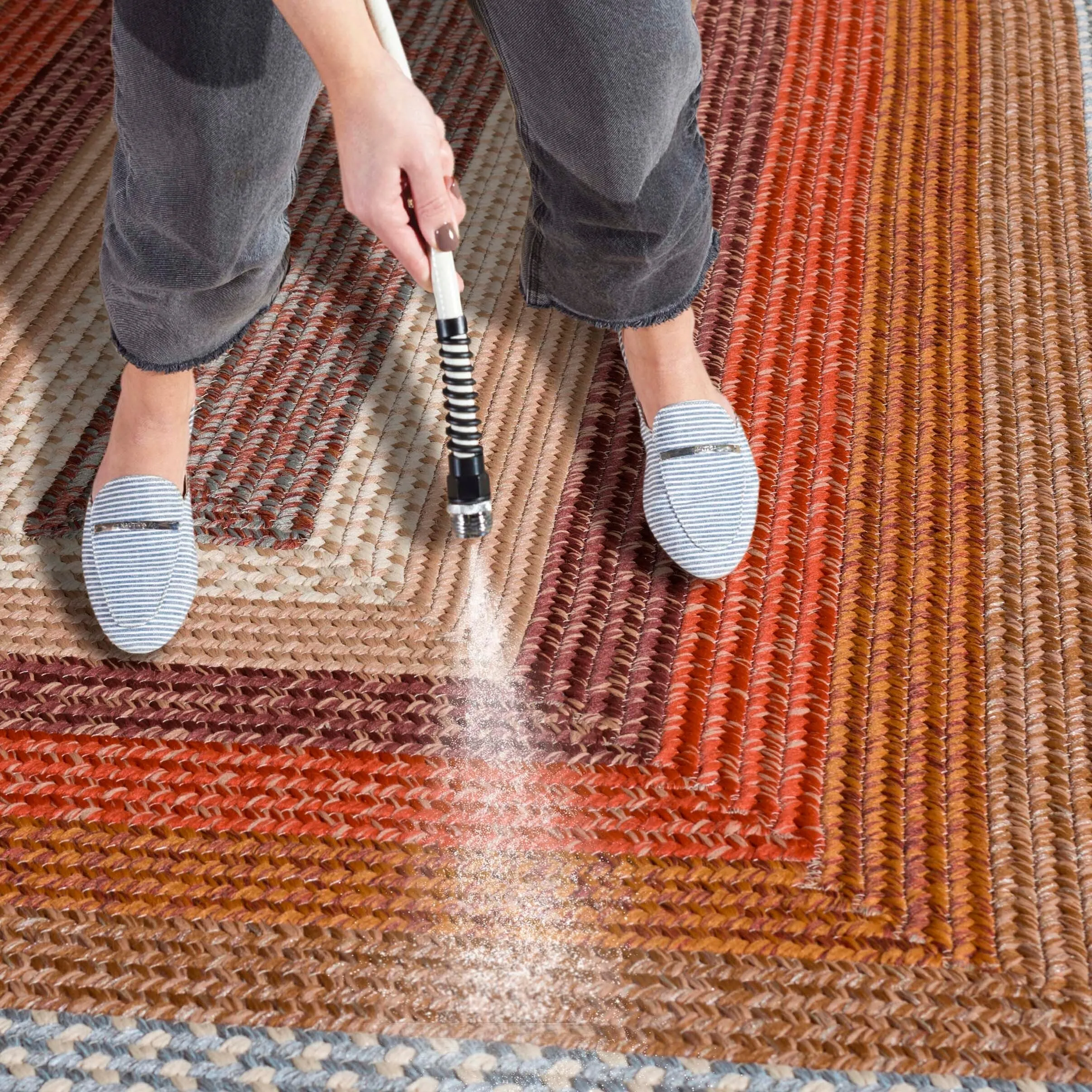 SAFAVIEH Handmade Braided Gula Machine Washable Country Rug