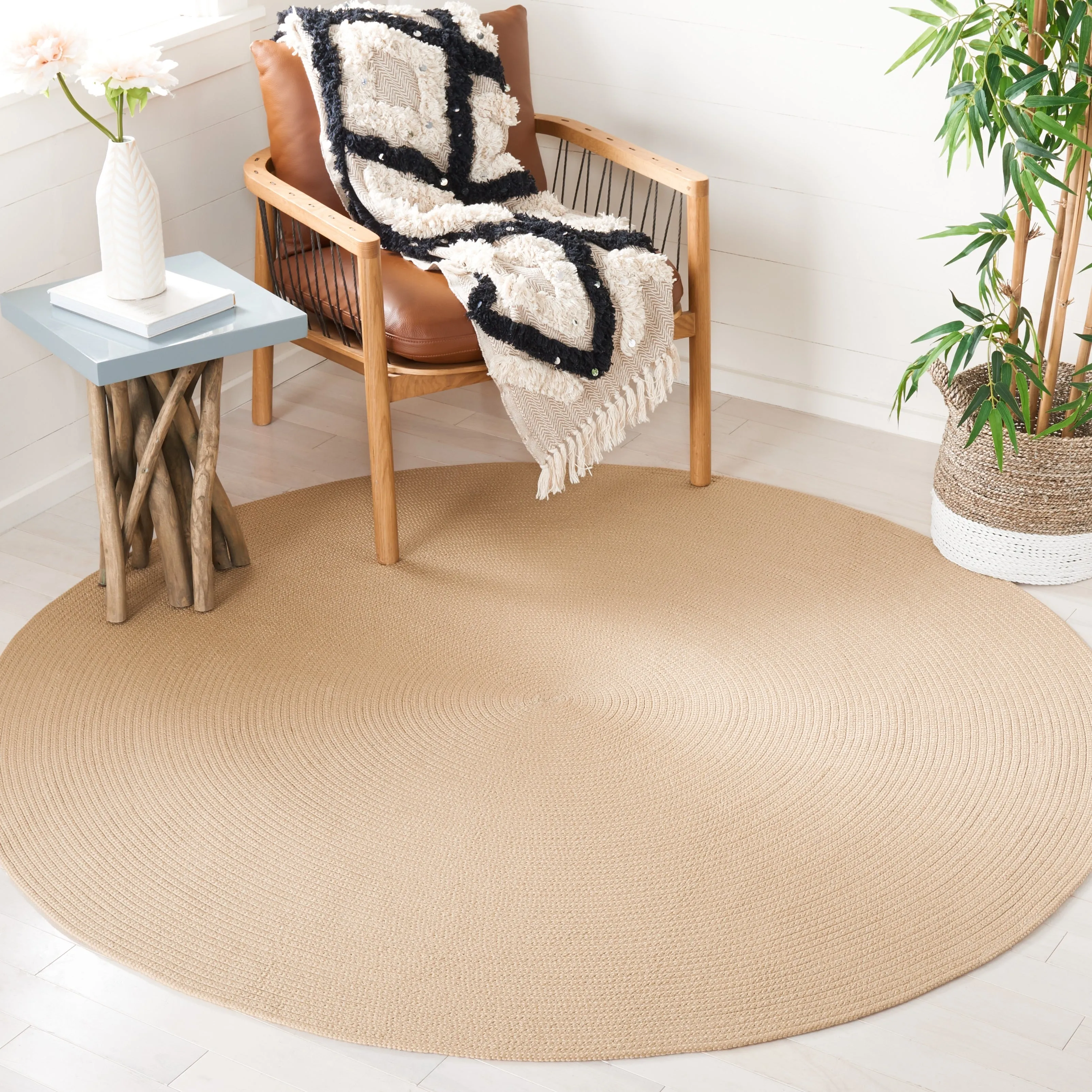 SAFAVIEH Handmade Braided Ingmari Rug