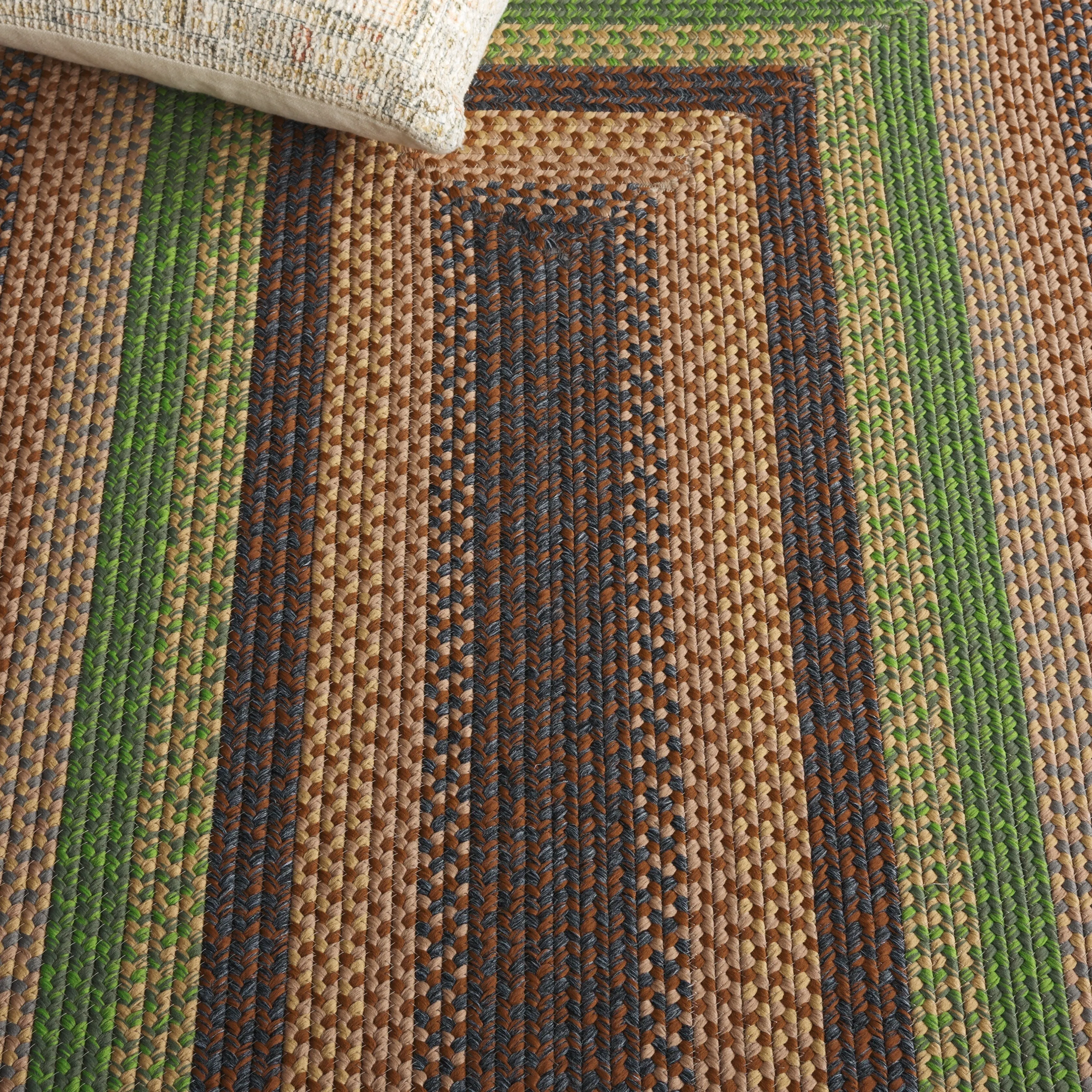 SAFAVIEH Handmade Braided Jivitza Country Rug