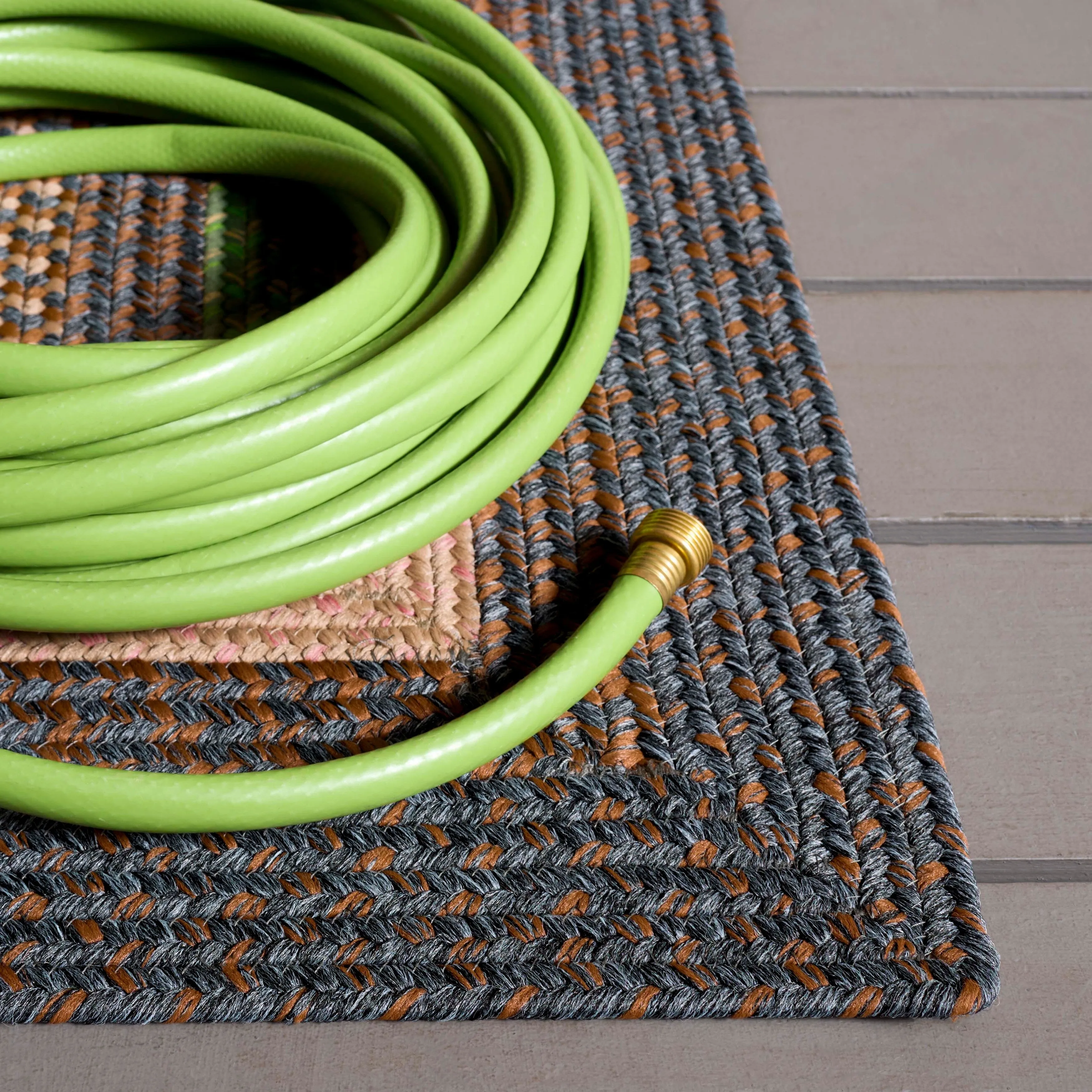 SAFAVIEH Handmade Braided Jivitza Country Rug